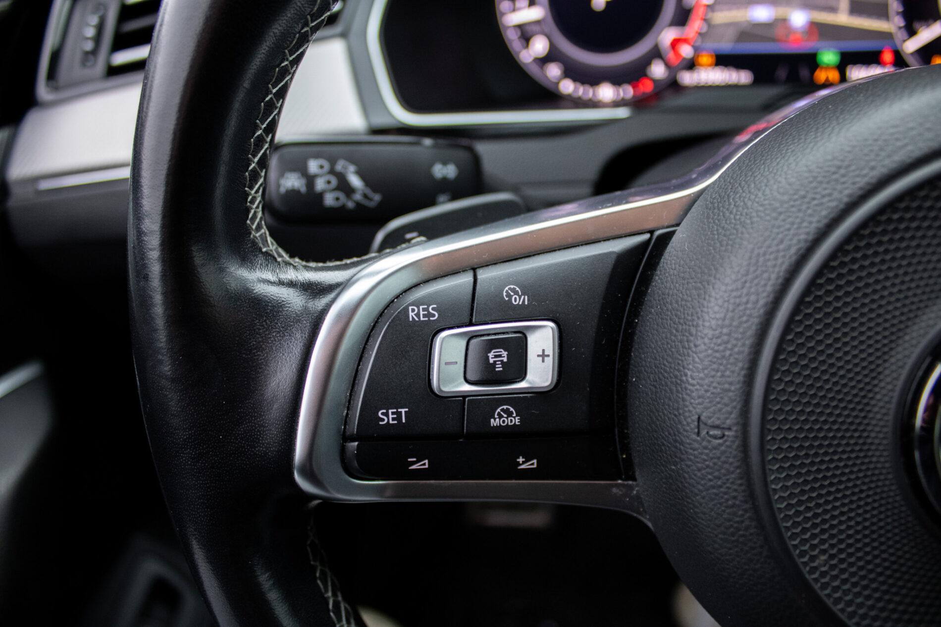 2018 Volkswagen Arteon, biela sedan, 106 961 km
