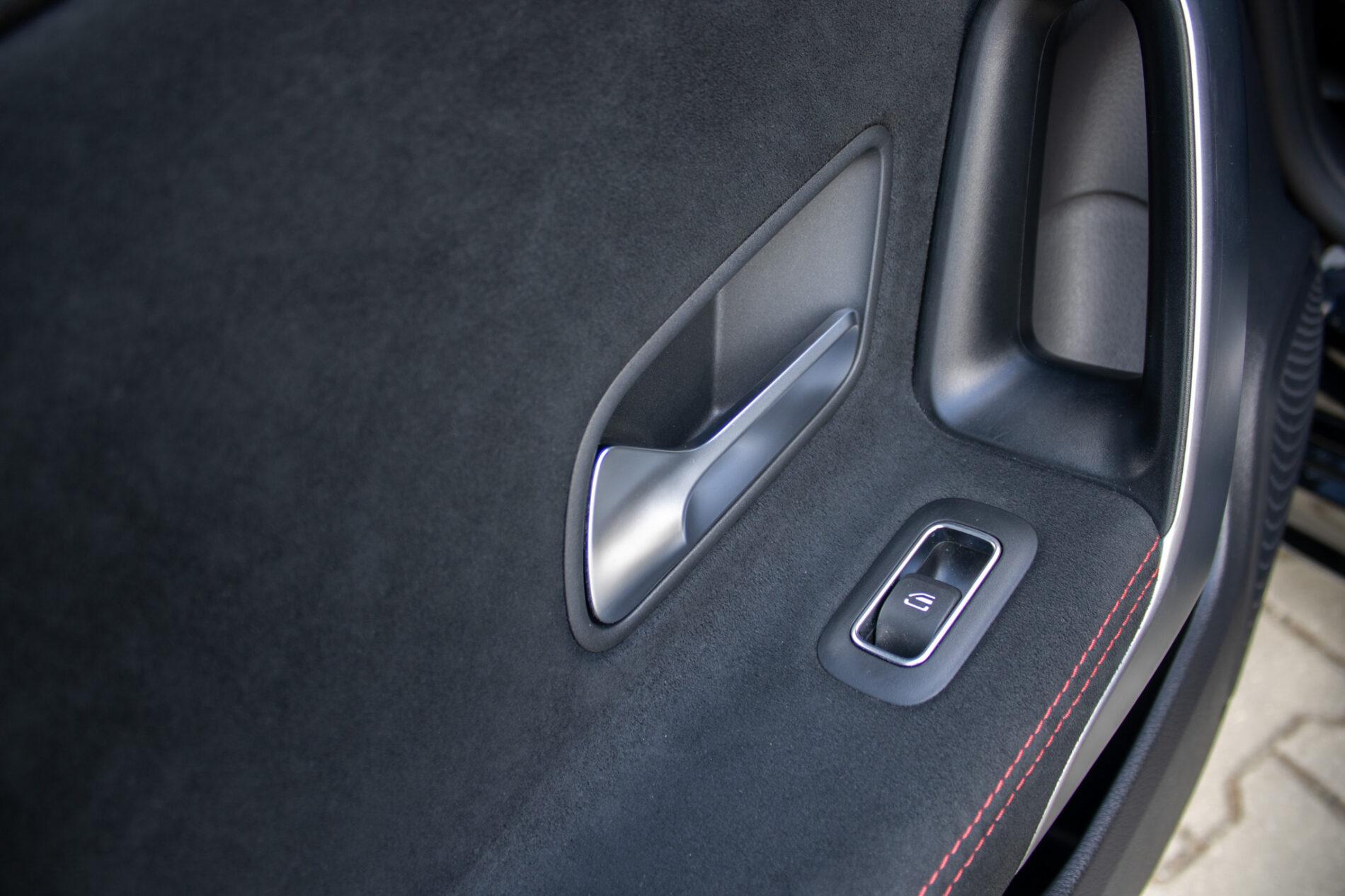 2019 Mercedes-Benz A 35 AMG, čierna sedan, 60 541 km