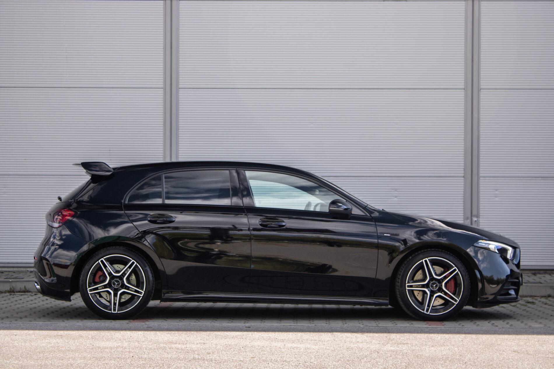 2019 Mercedes-Benz A 35 AMG, čierna sedan, 60 541 km