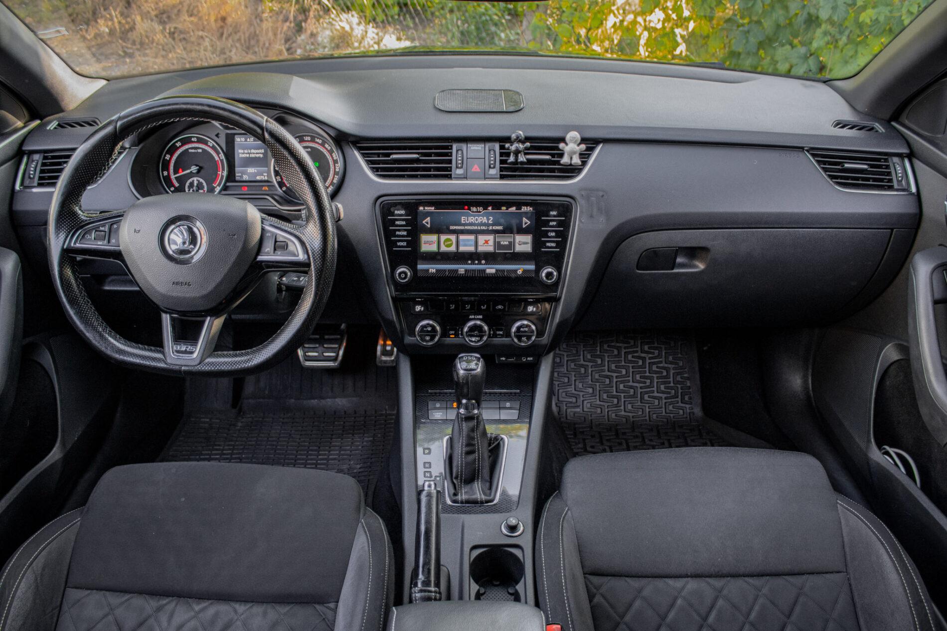 2018 Skoda Octavia RS, čierna kombi, 223 705 km