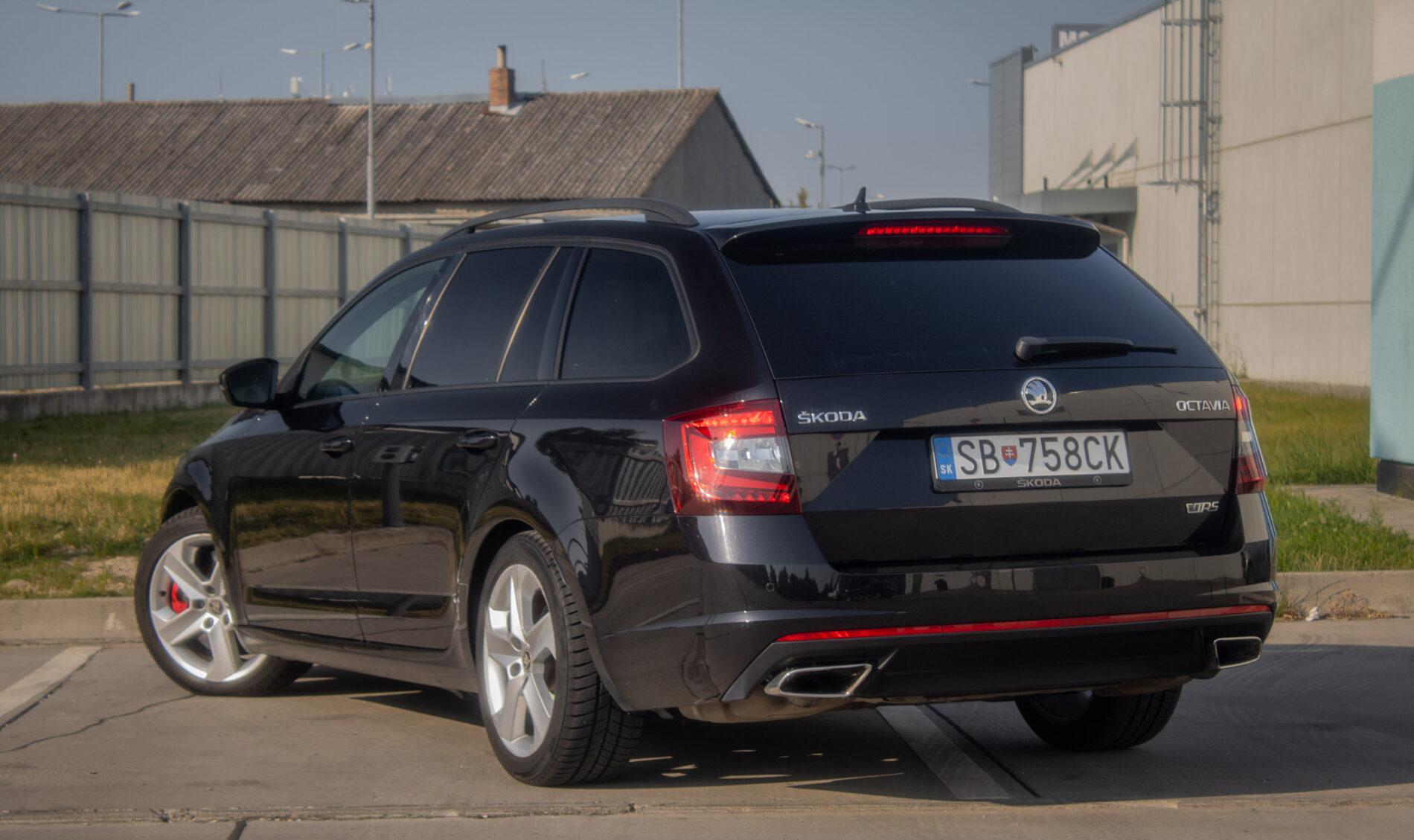2018 Skoda Octavia RS, čierna kombi, 223 705 km