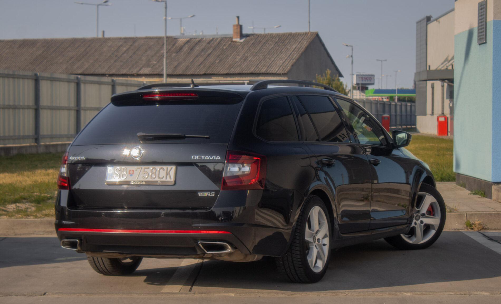 2018 Skoda Octavia RS, čierna kombi, 223 705 km