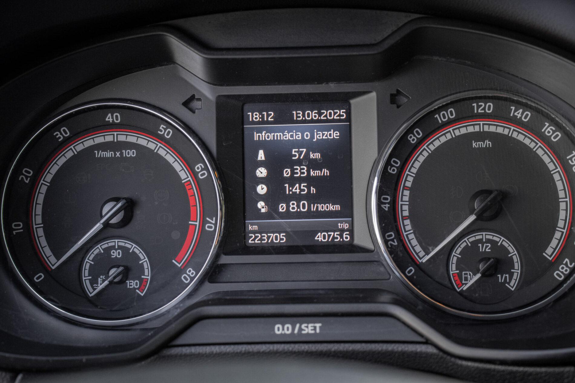 2018 Skoda Octavia RS, čierna kombi, 223 705 km