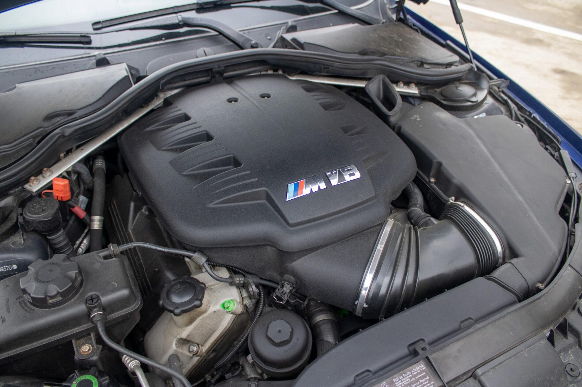 2010 BMW M3, modrá kupé, 152 846 km