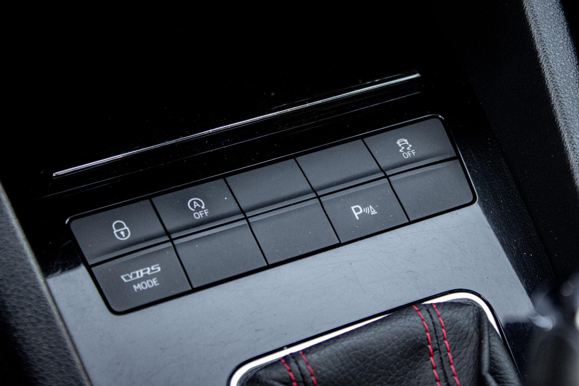 2016 Skoda Octavia RS, čierna sedan, 227 447 km