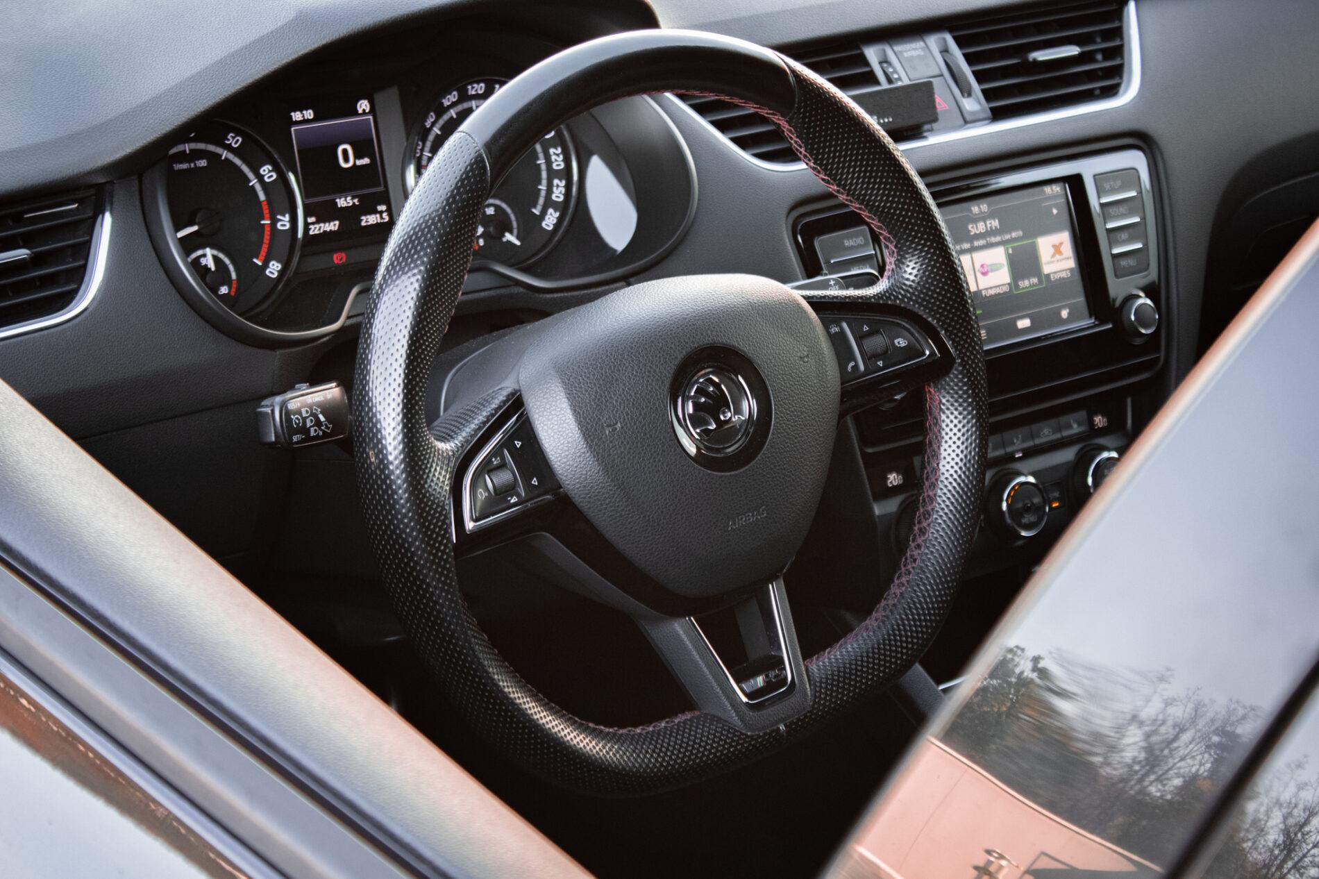 2016 Skoda Octavia RS, čierna sedan, 227 447 km