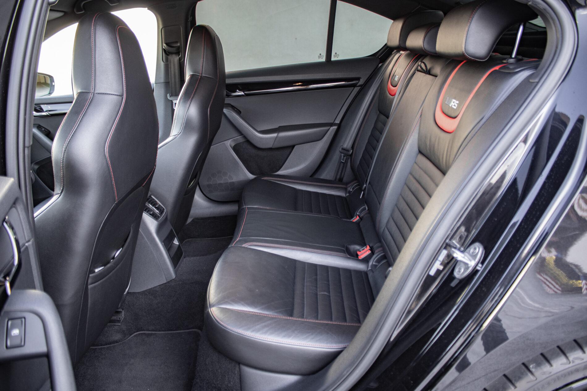 2016 Skoda Octavia RS, čierna sedan, 227 447 km