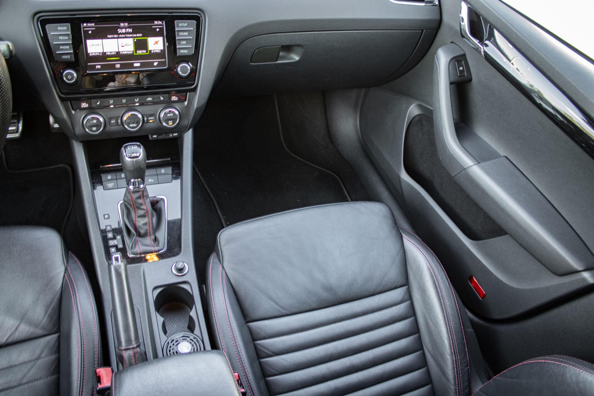 2016 Skoda Octavia RS, čierna sedan, 227 447 km
