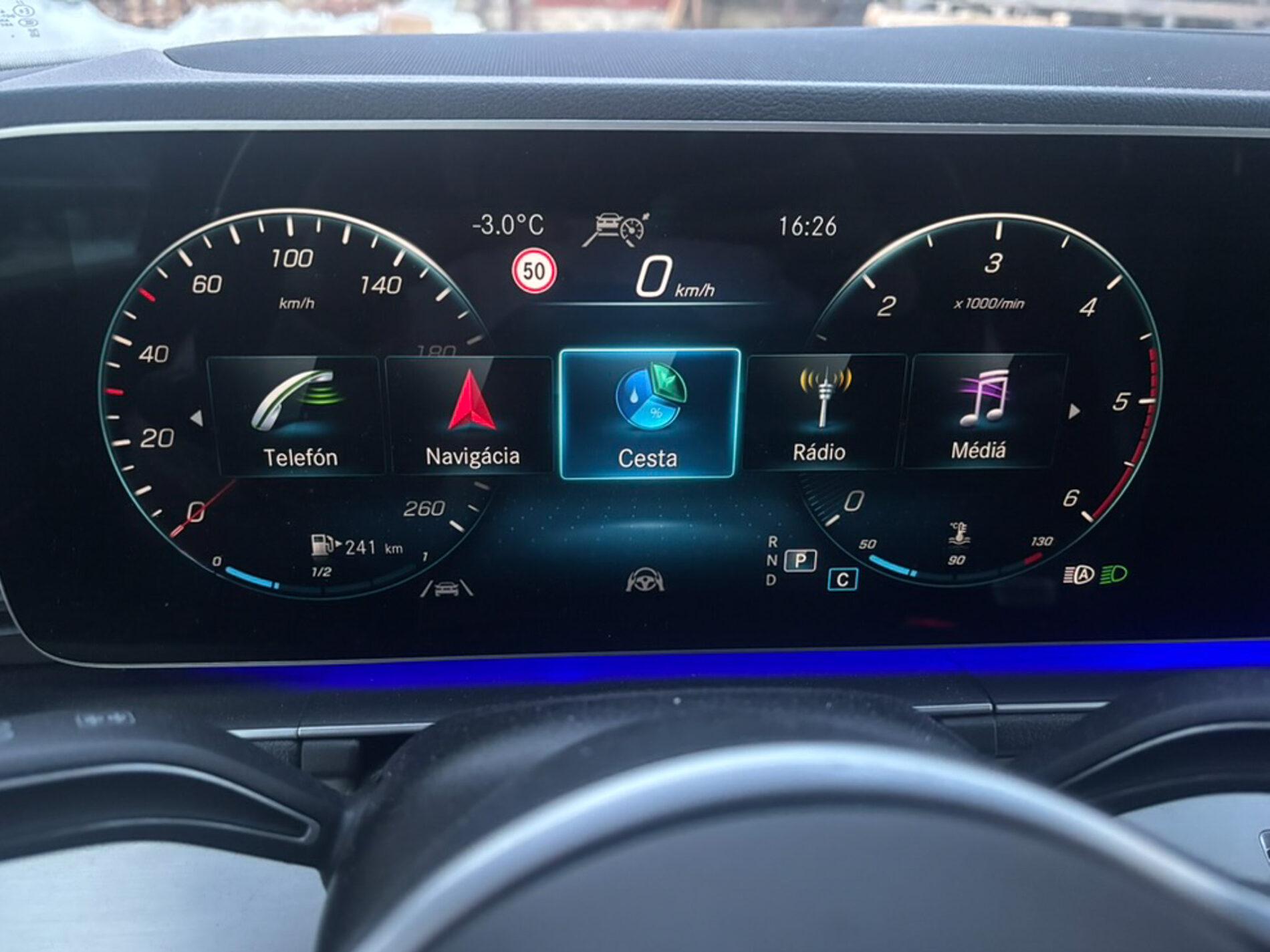 2022 Mercedes-Benz GLE 400d, biela kombi, 120 000 km
