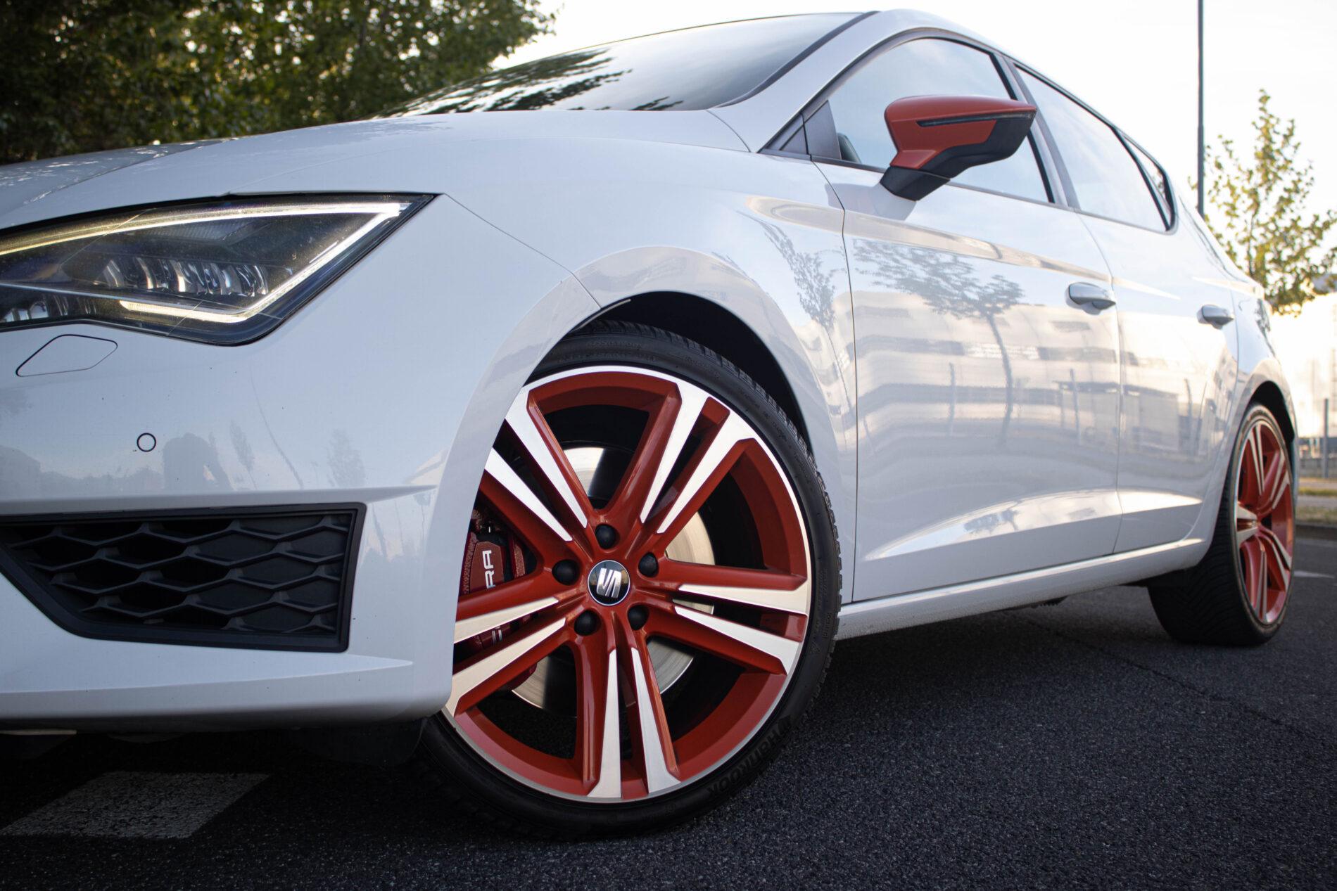 2016 Seat Leon Cupra, biela hatchback, 230 789 km
