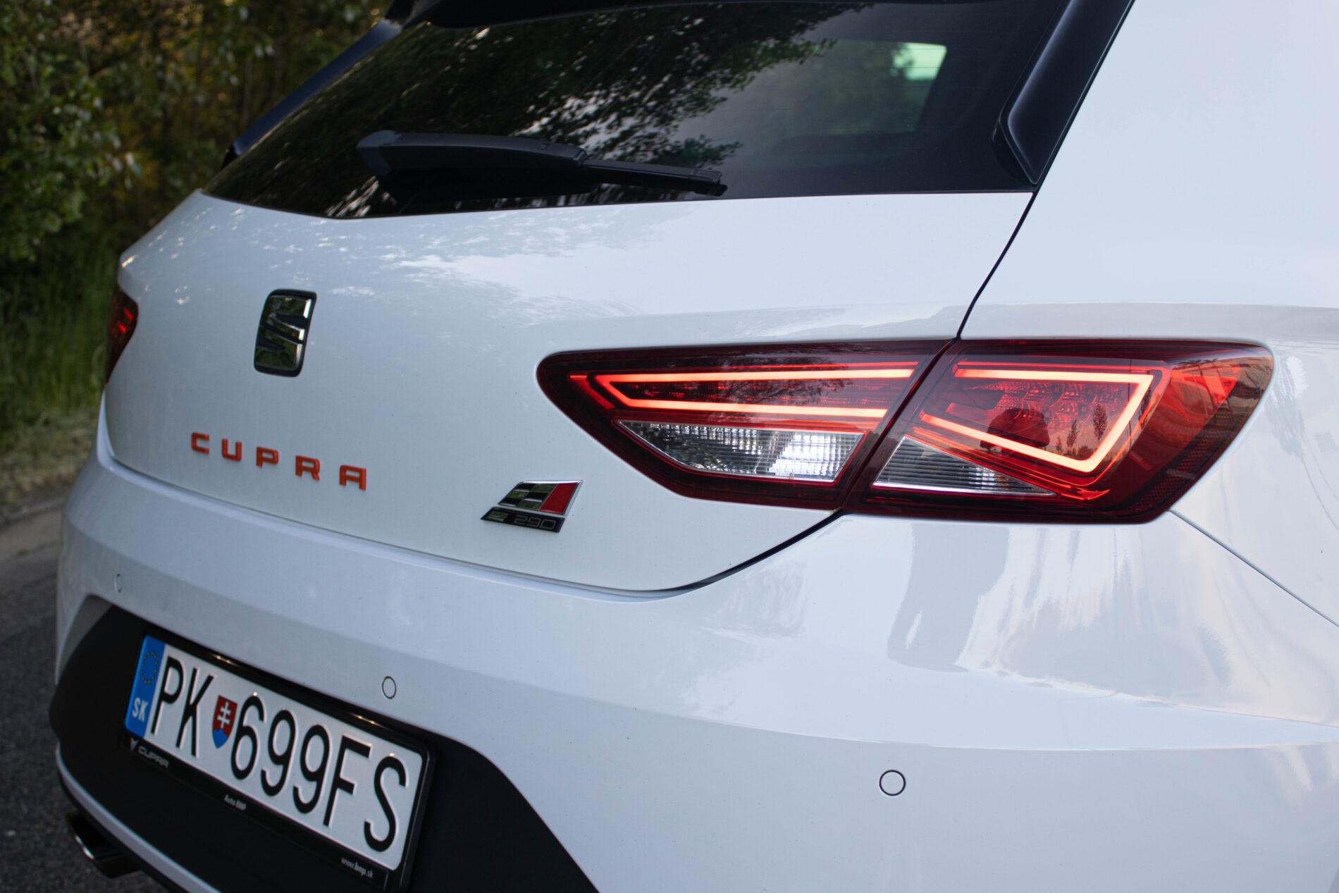 2016 Seat Leon Cupra, biela hatchback, 230 789 km