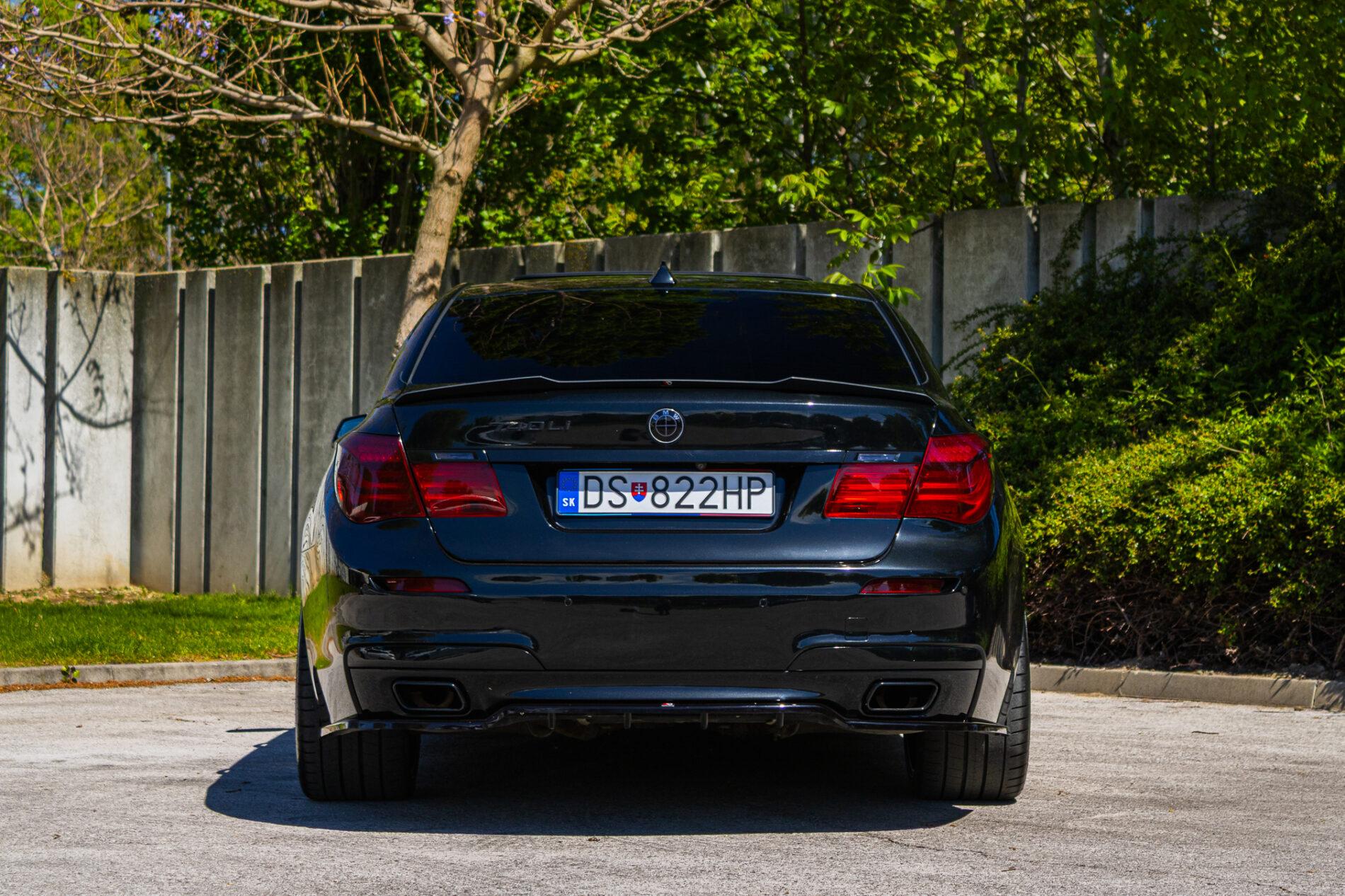 2009 BMW 740i, čierna sedan, 350 675 km