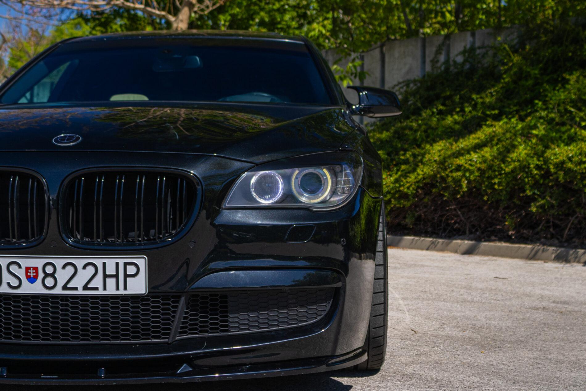 2009 BMW 740i, čierna sedan, 350 675 km