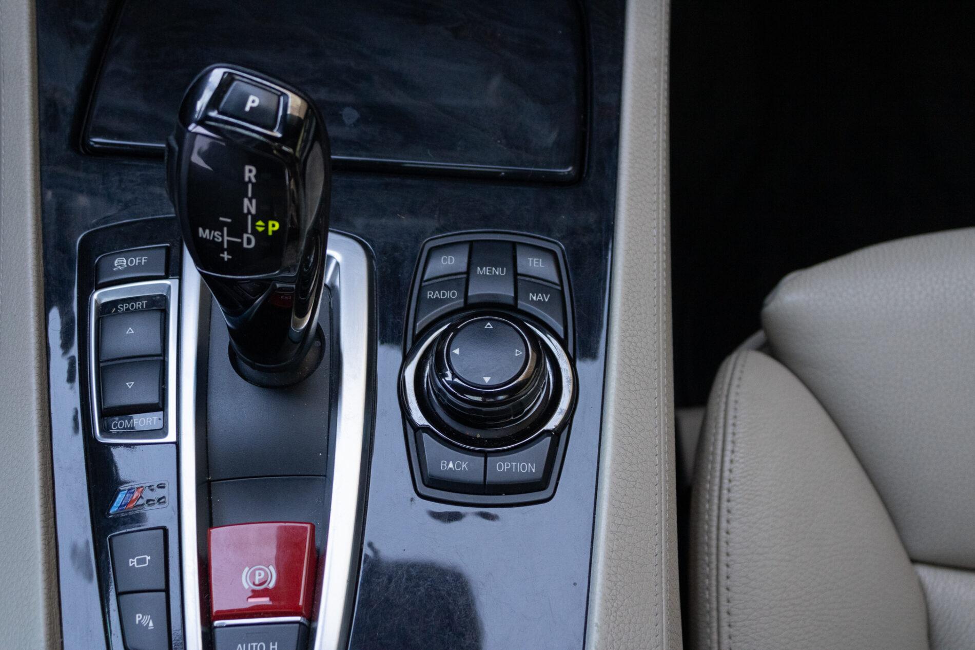2009 BMW 740i, čierna sedan, 350 675 km