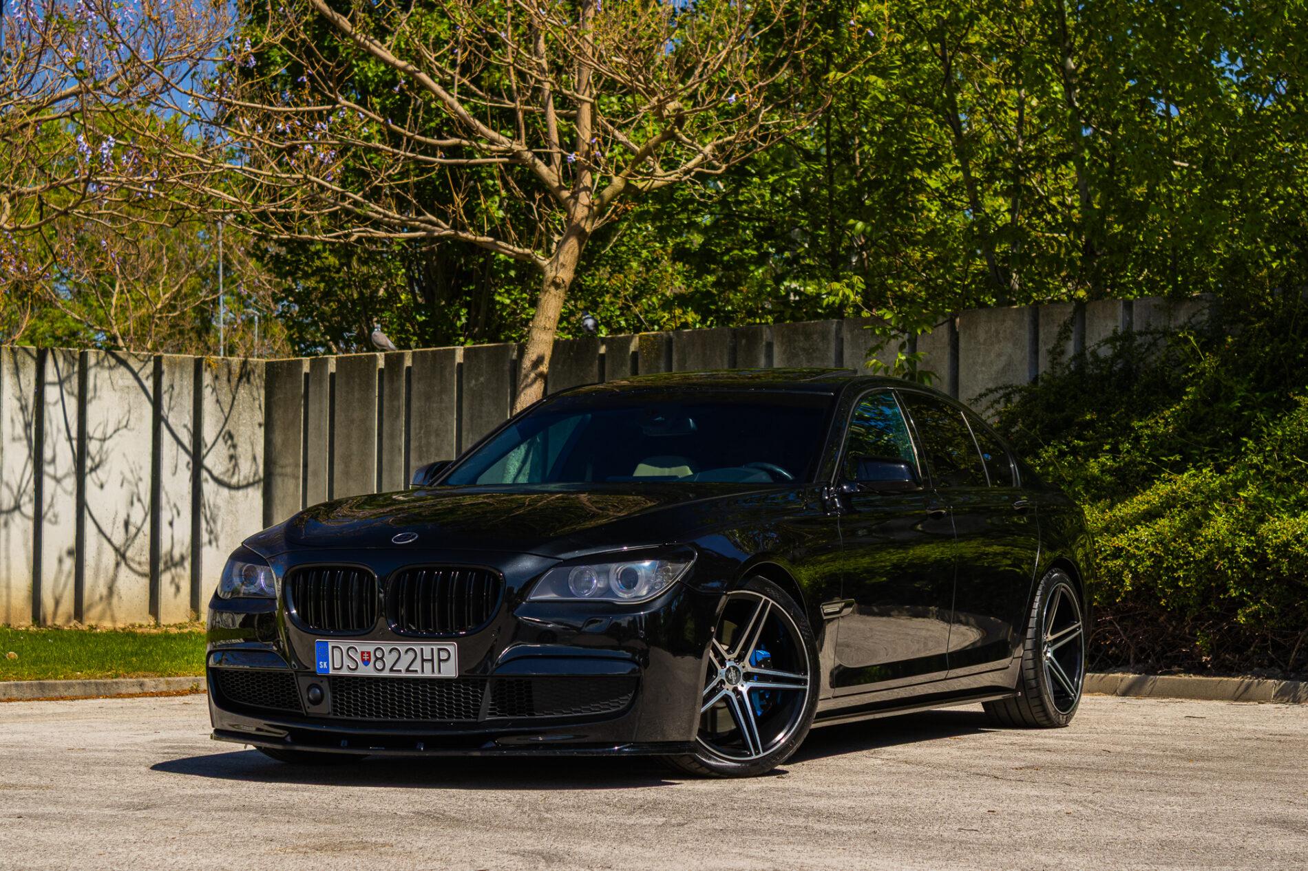 2009 BMW 740i, čierna sedan, 350 675 km