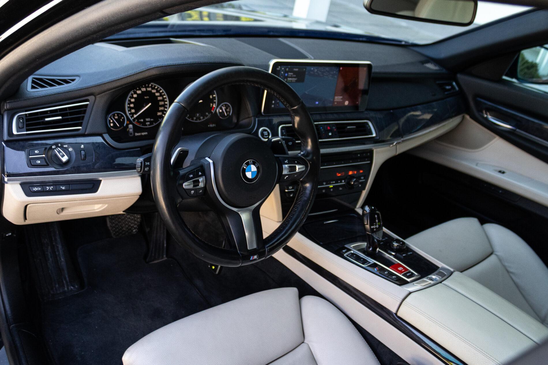 2009 BMW 740i, čierna sedan, 350 675 km