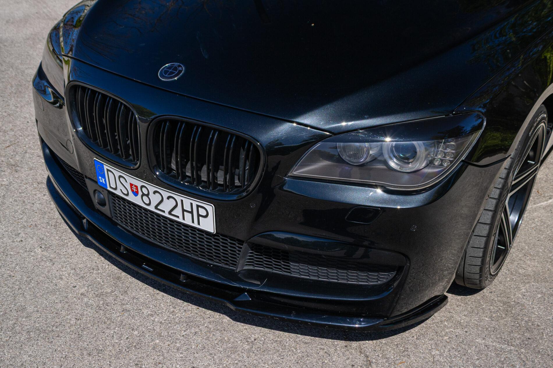 2009 BMW 740i, čierna sedan, 350 675 km