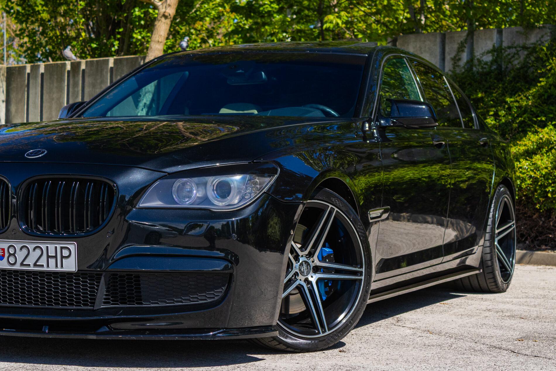 2009 BMW 740i, čierna sedan, 350 675 km