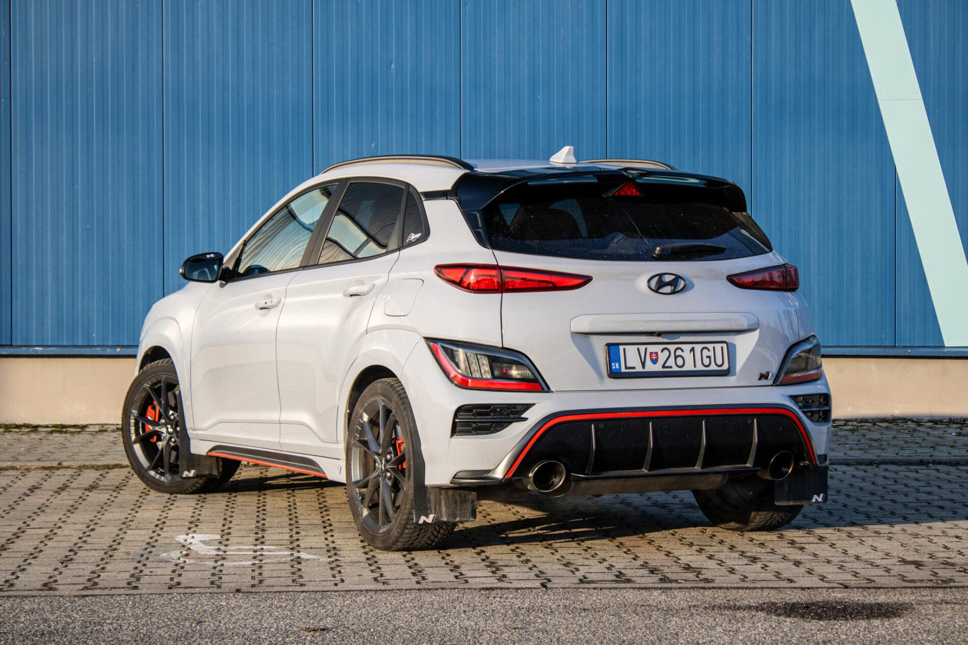 2022 Hyundai Kona N, modrá suv, 41 807 km