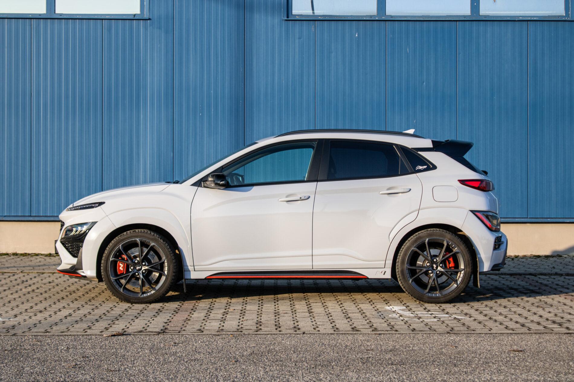 2022 Hyundai Kona N, modrá suv, 41 807 km