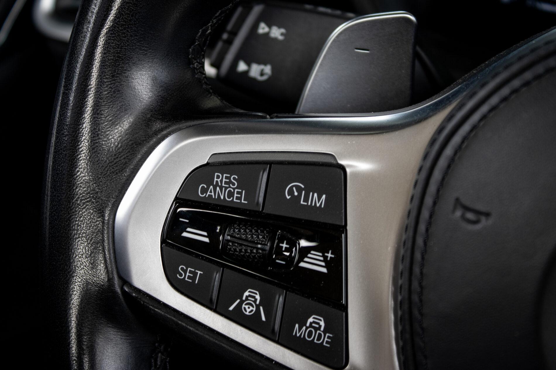 2023 BMW M440i, sivá kabriolet, 23 747 km