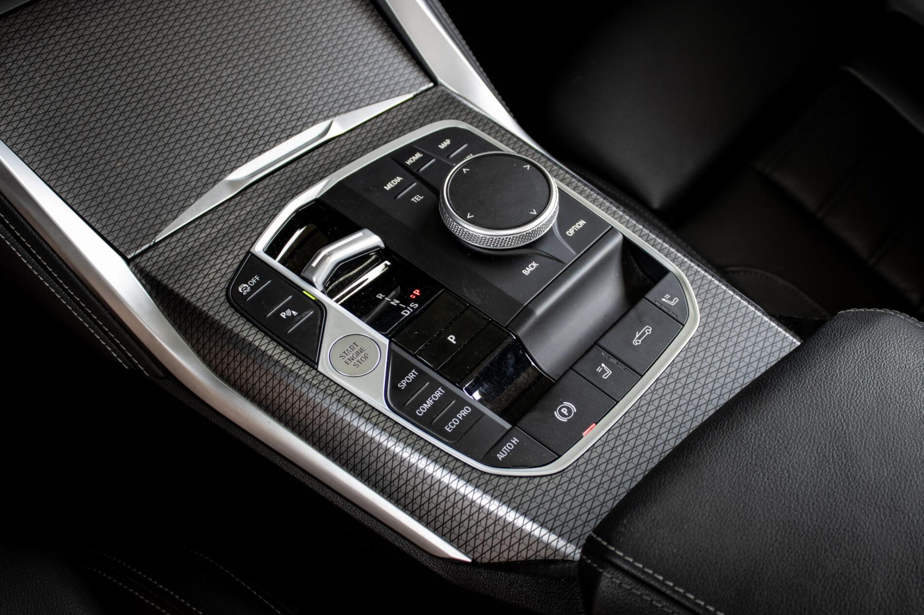 2023 BMW M440i, sivá kabriolet, 23 747 km