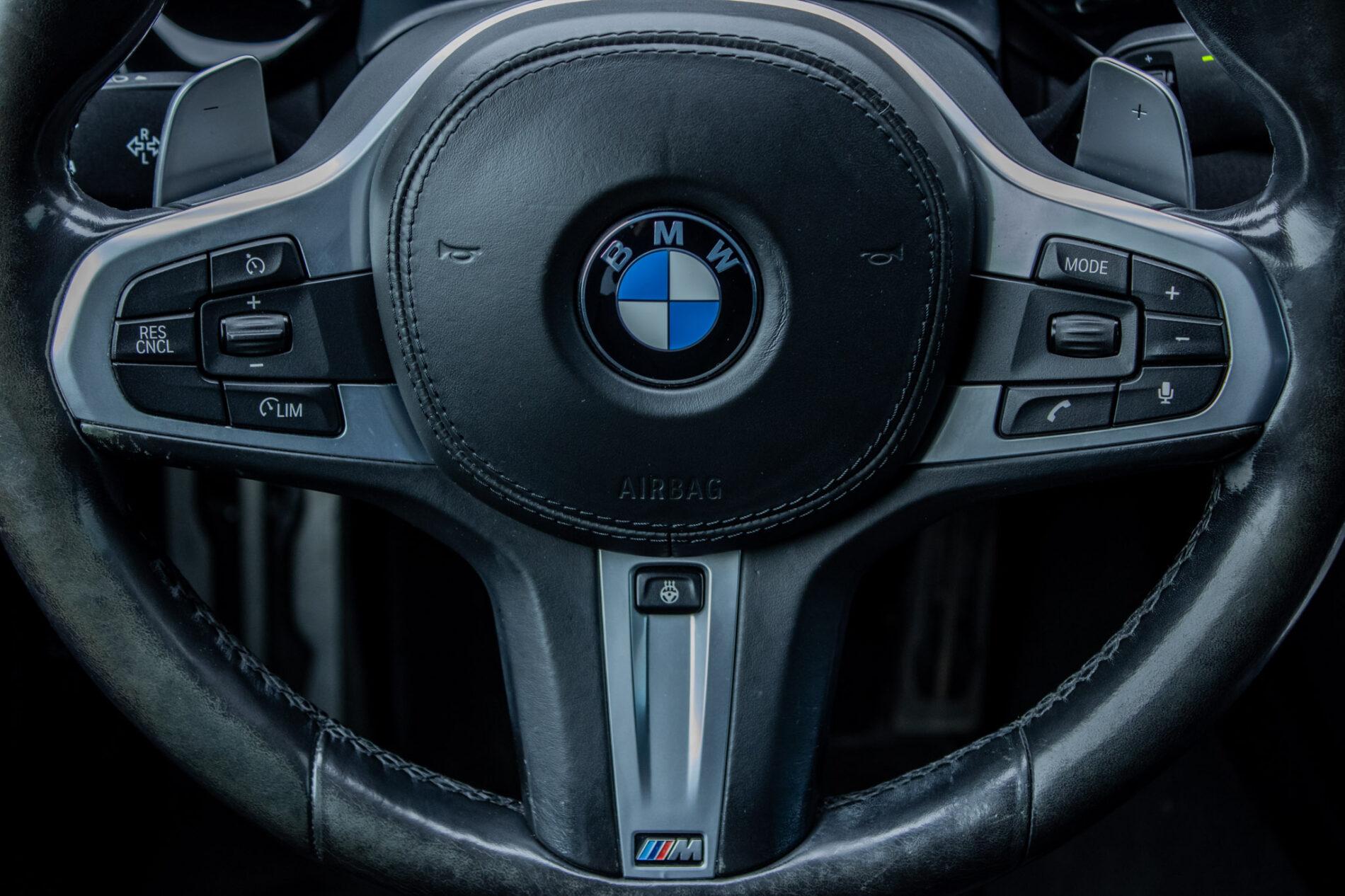 2017 BMW 530d, sivá sedan, 236 225 km