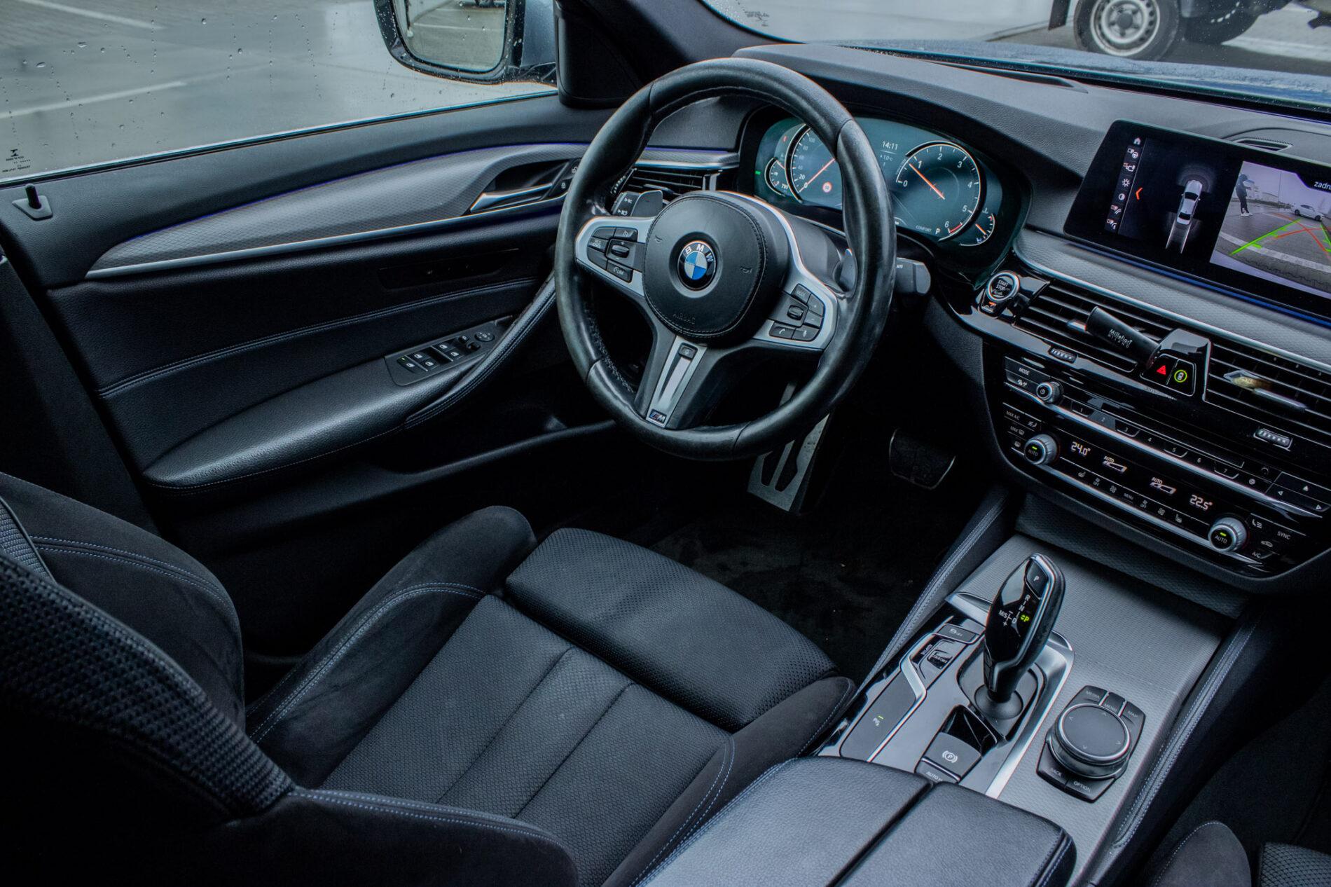 2017 BMW 530d, sivá sedan, 236 225 km