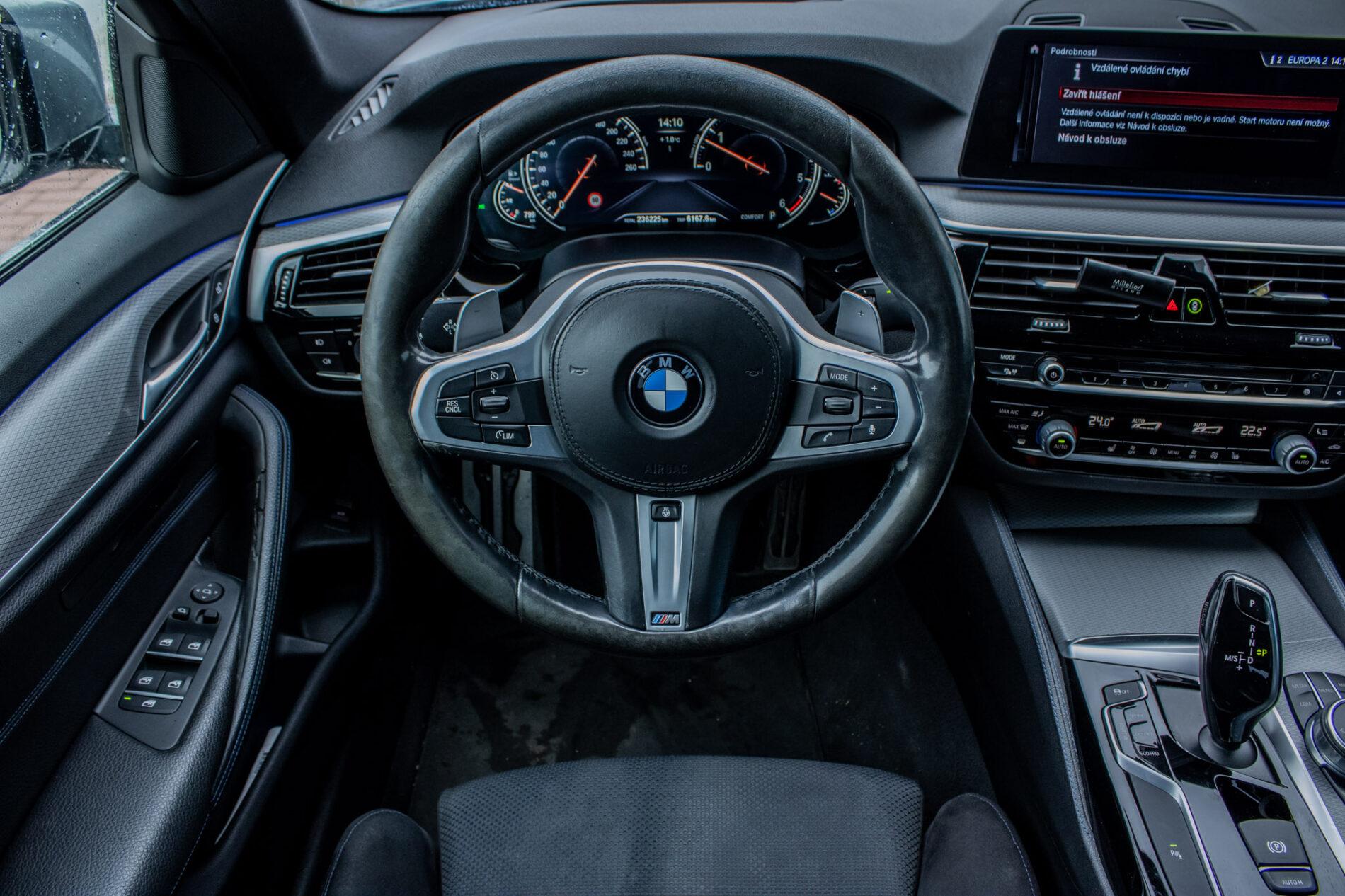 2017 BMW 530d, sivá sedan, 236 225 km