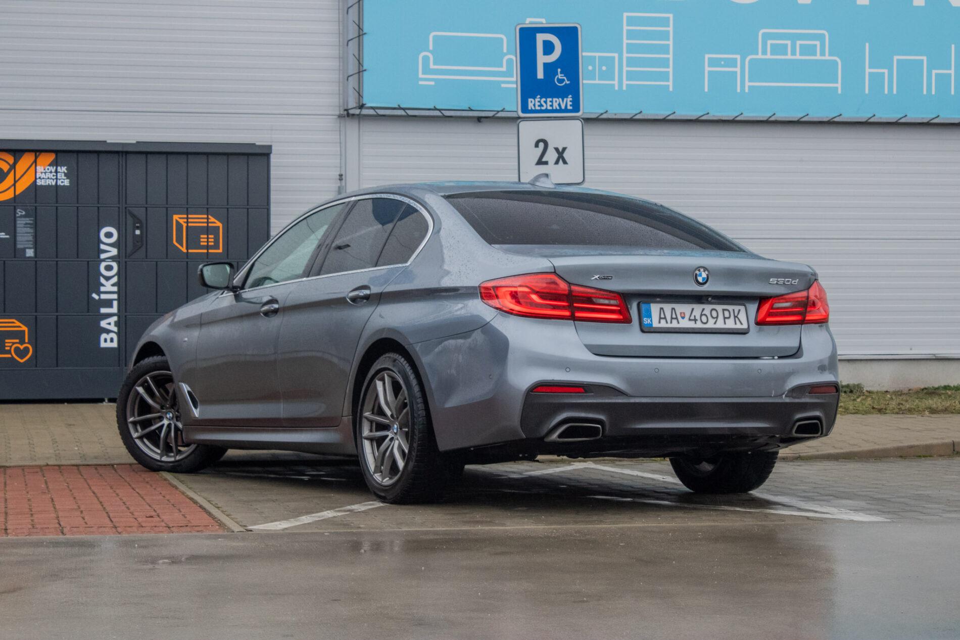 2017 BMW 530d, sivá sedan, 236 225 km