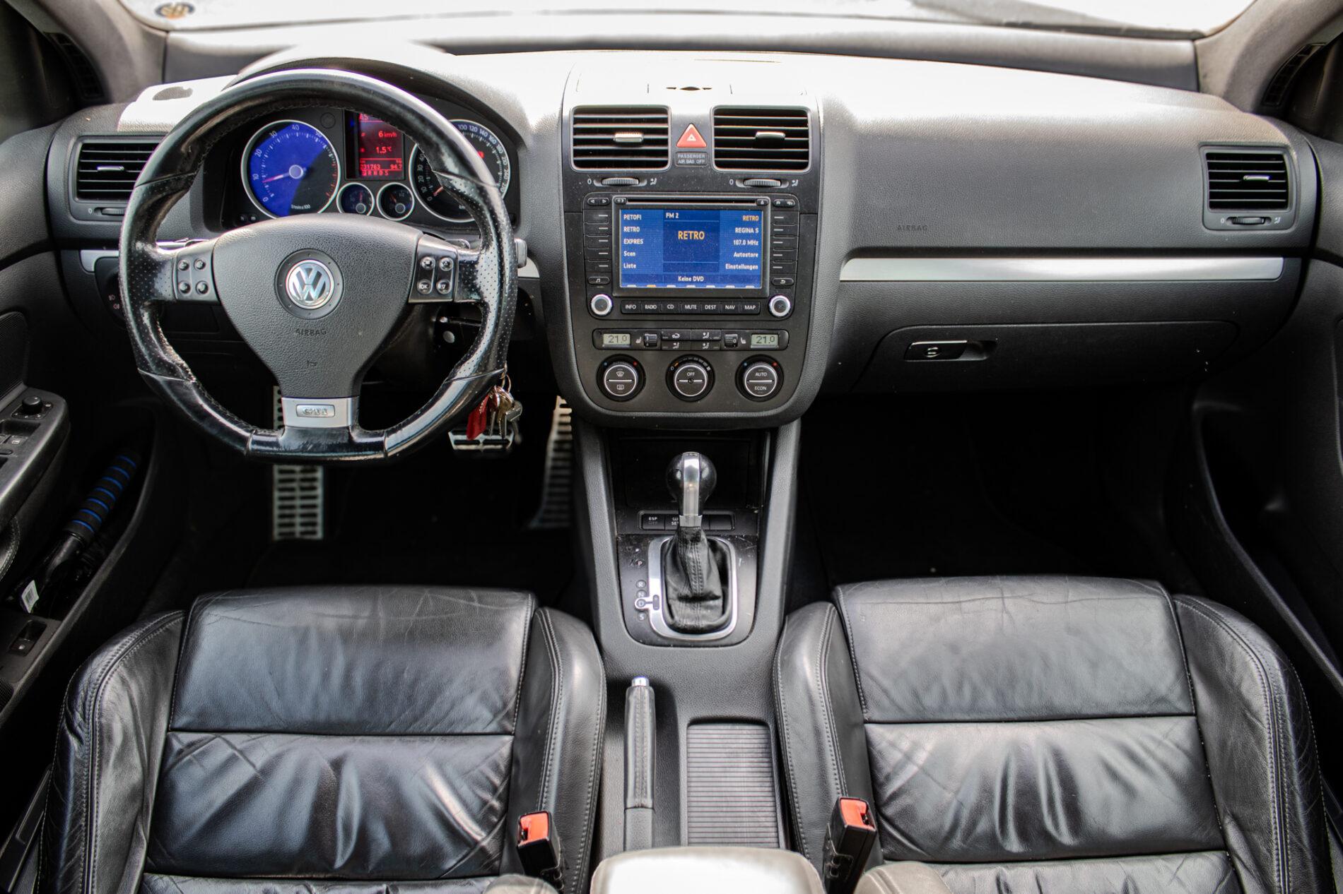 2005 Volkswagen Golf GTI, čierna hatchback, 231 763 km