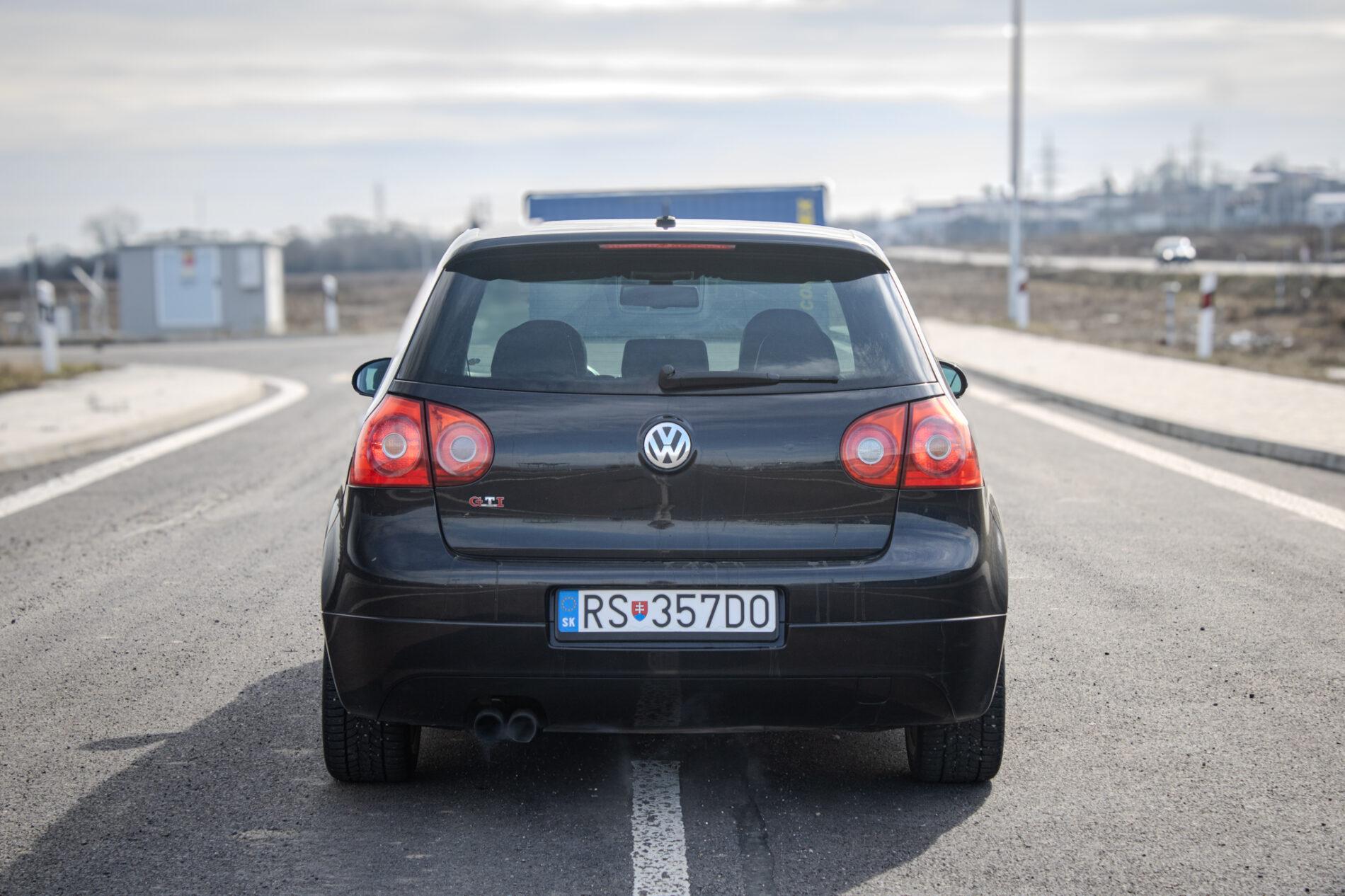 2005 Volkswagen Golf GTI, čierna hatchback, 231 763 km