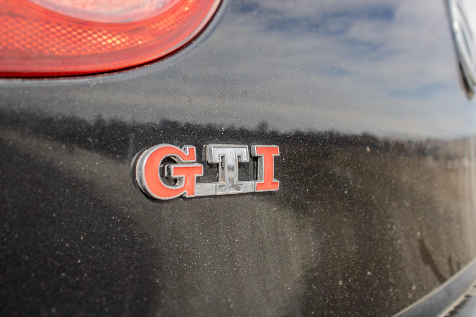 2005 Volkswagen Golf GTI, čierna hatchback, 231 763 km