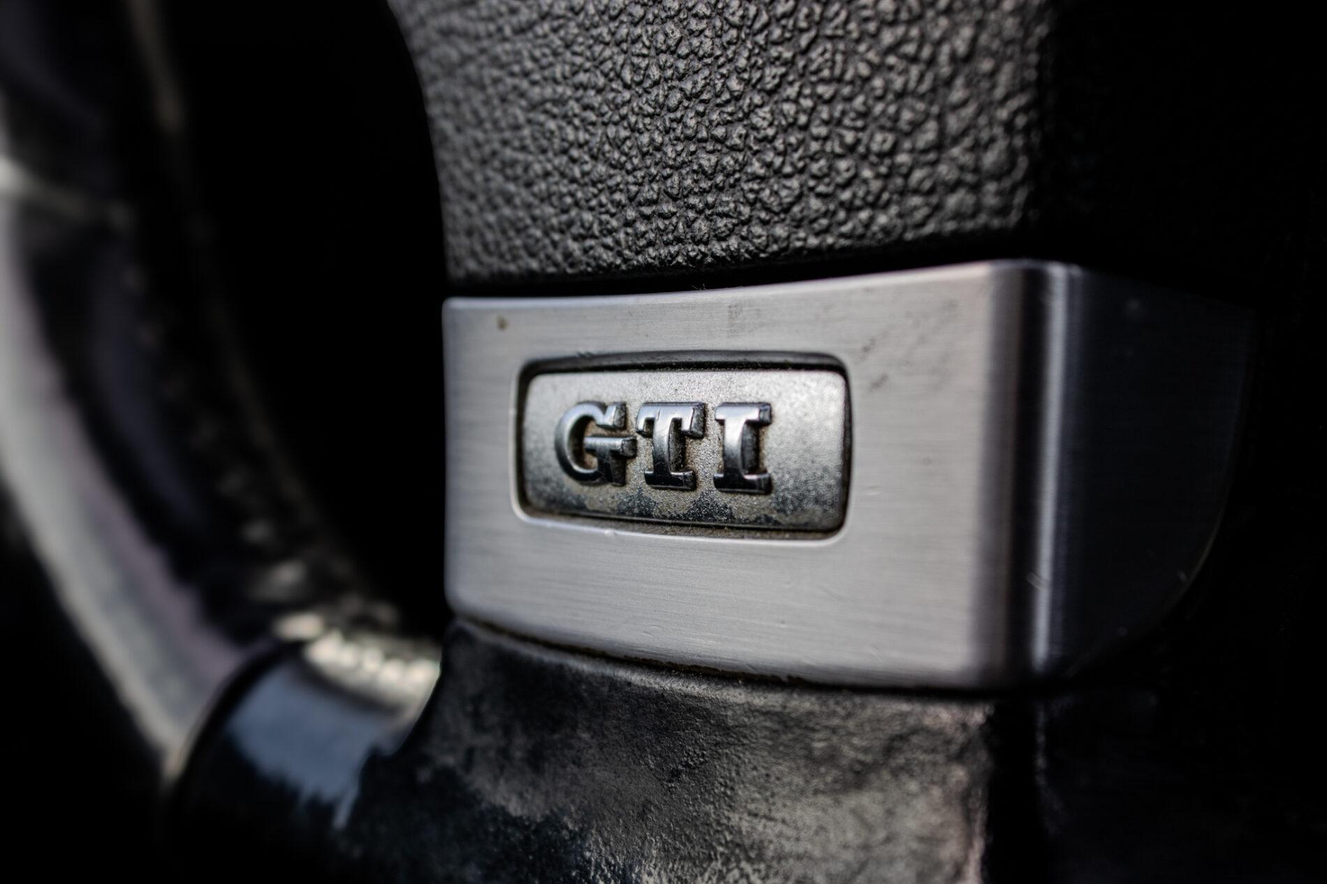 2005 Volkswagen Golf GTI, čierna hatchback, 231 763 km