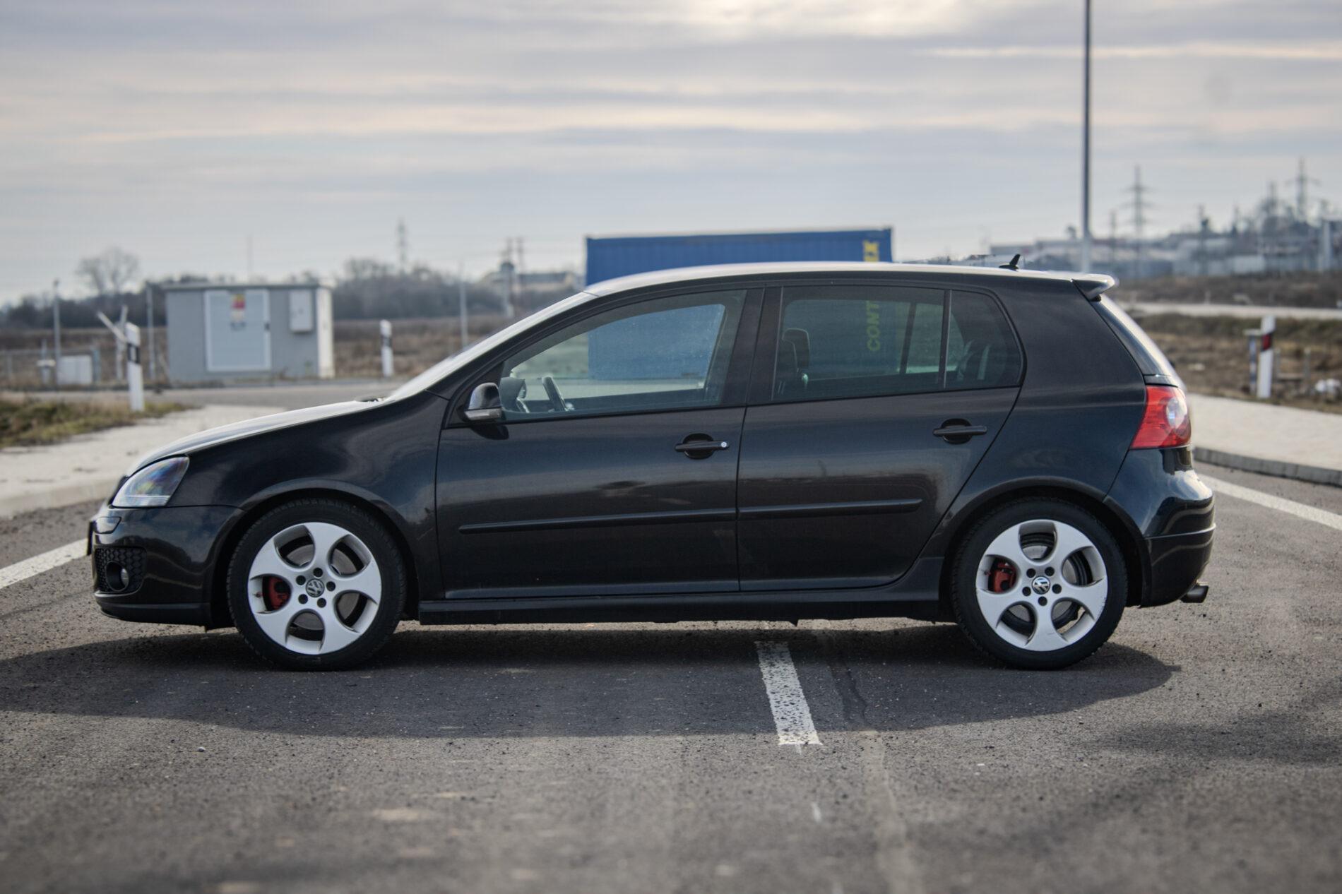 2005 Volkswagen Golf GTI, čierna hatchback, 231 763 km