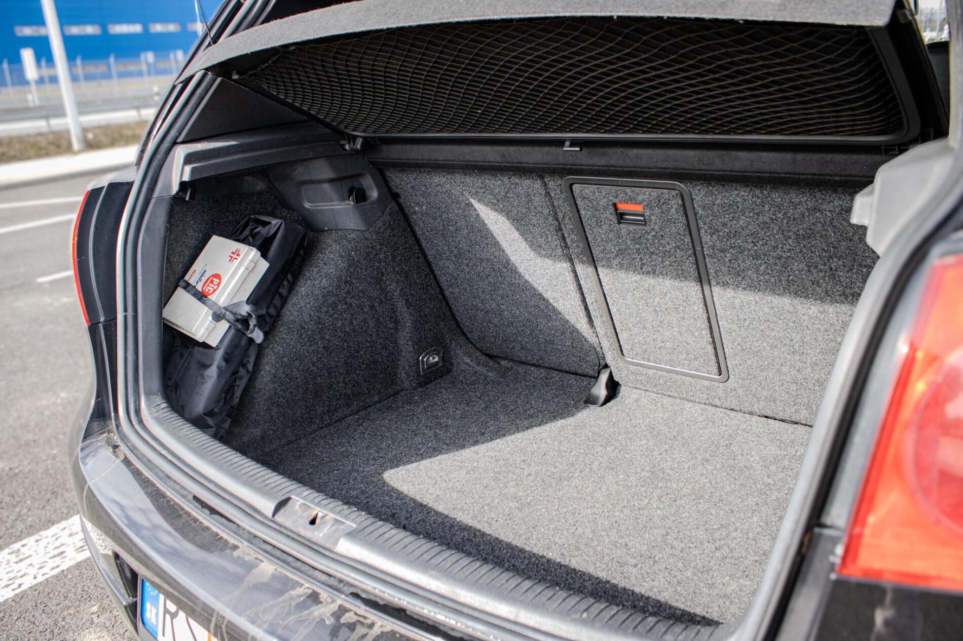 2005 Volkswagen Golf GTI, čierna hatchback, 231 763 km