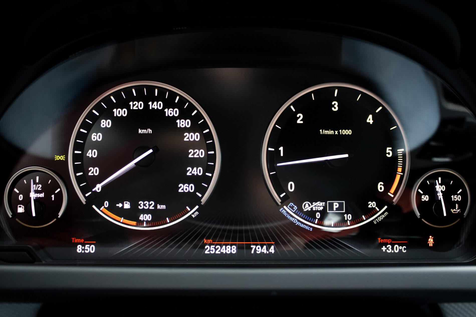 2015 BMW 640d, čierna, 252 488 km