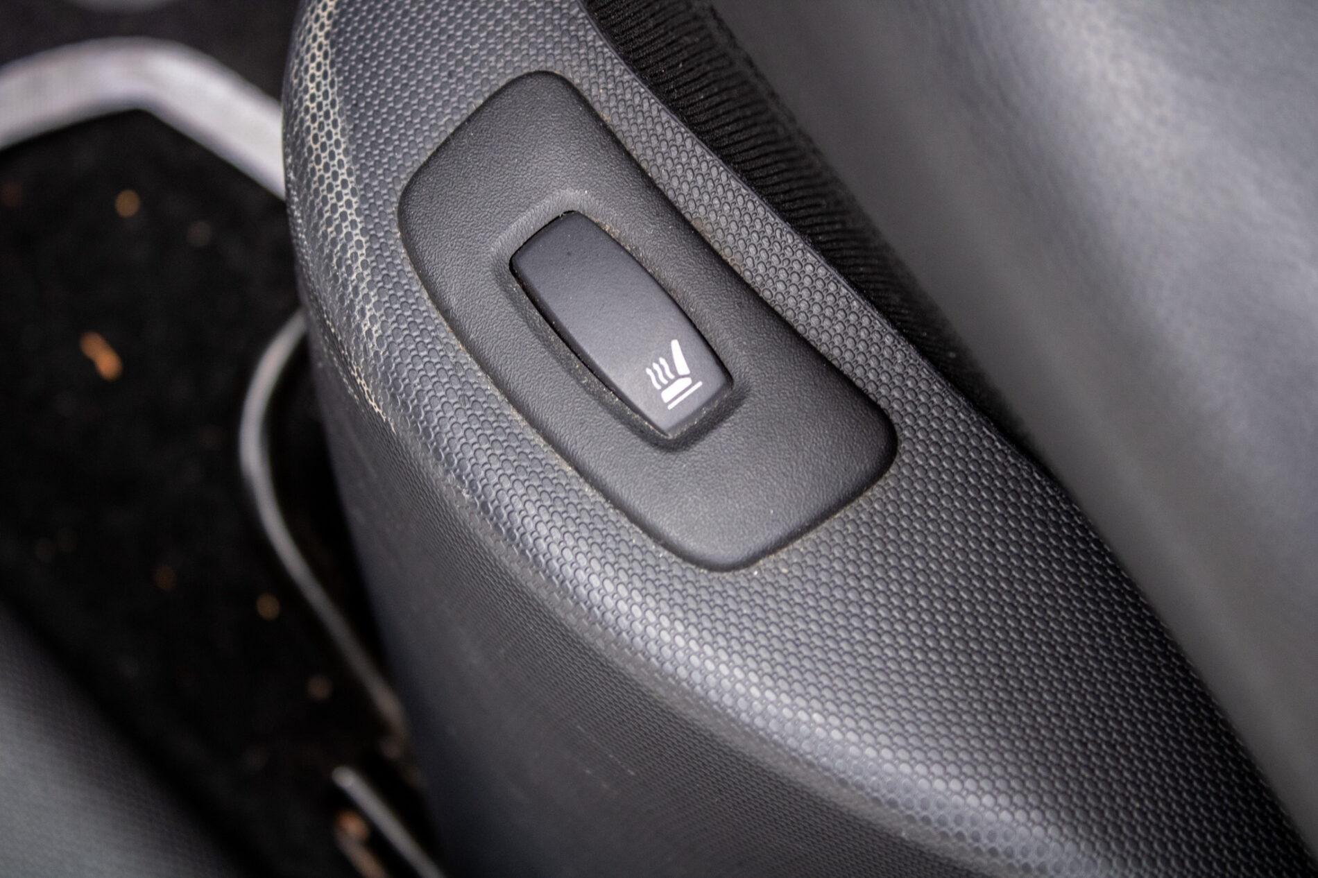 2015 Renault Clio RS, biela hatchback, 152 444 km