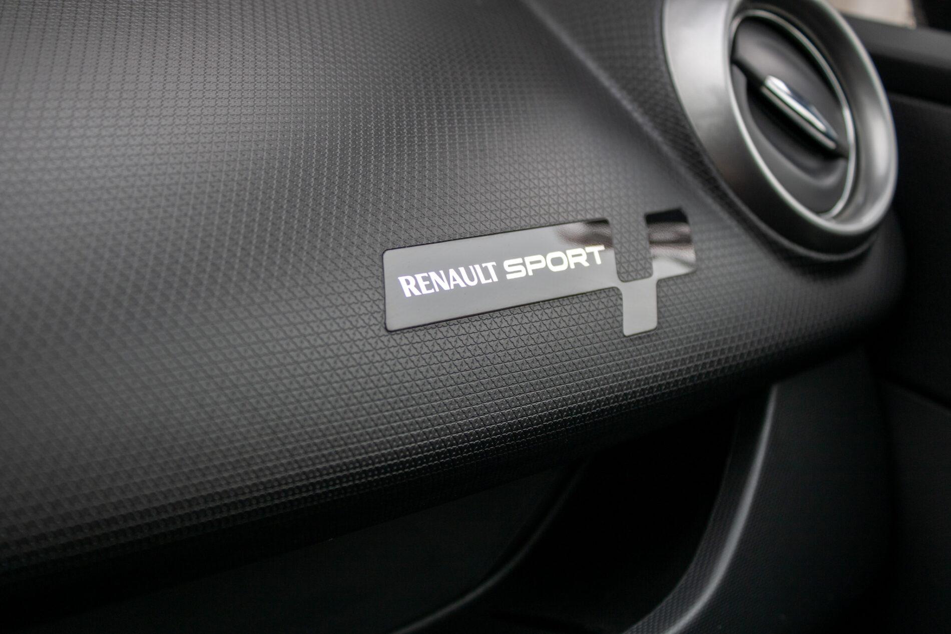 2015 Renault Clio RS, biela hatchback, 152 444 km