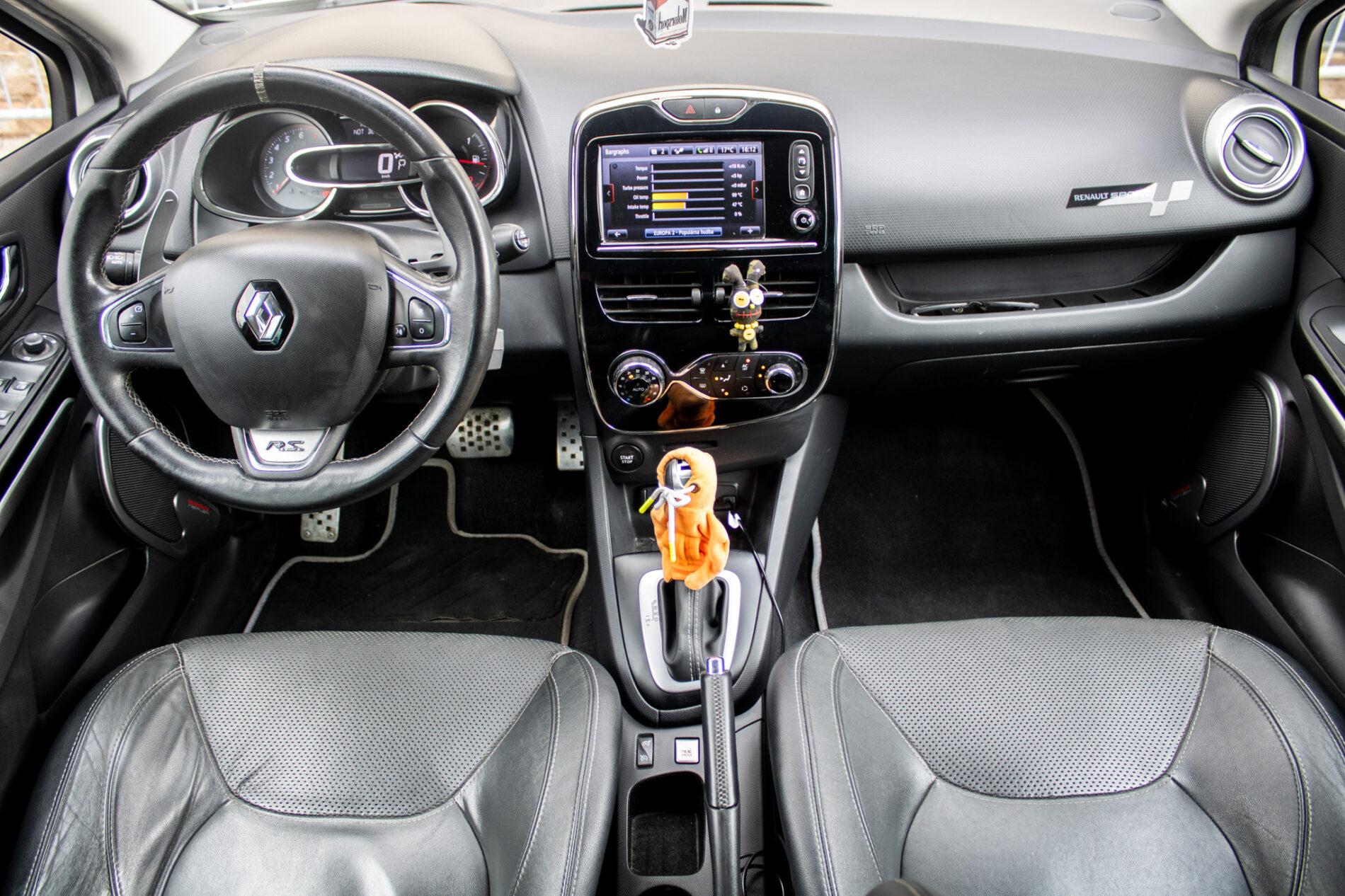 2015 Renault Clio RS, biela hatchback, 152 444 km