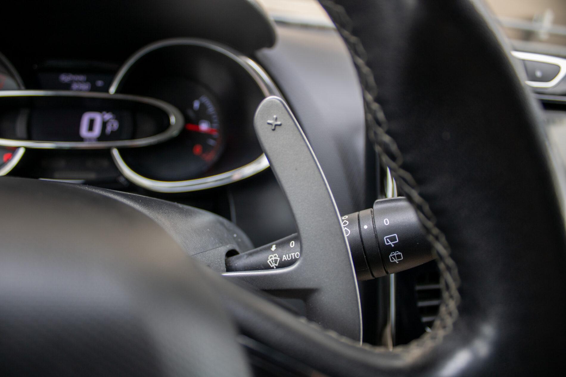 2015 Renault Clio RS, biela hatchback, 152 444 km