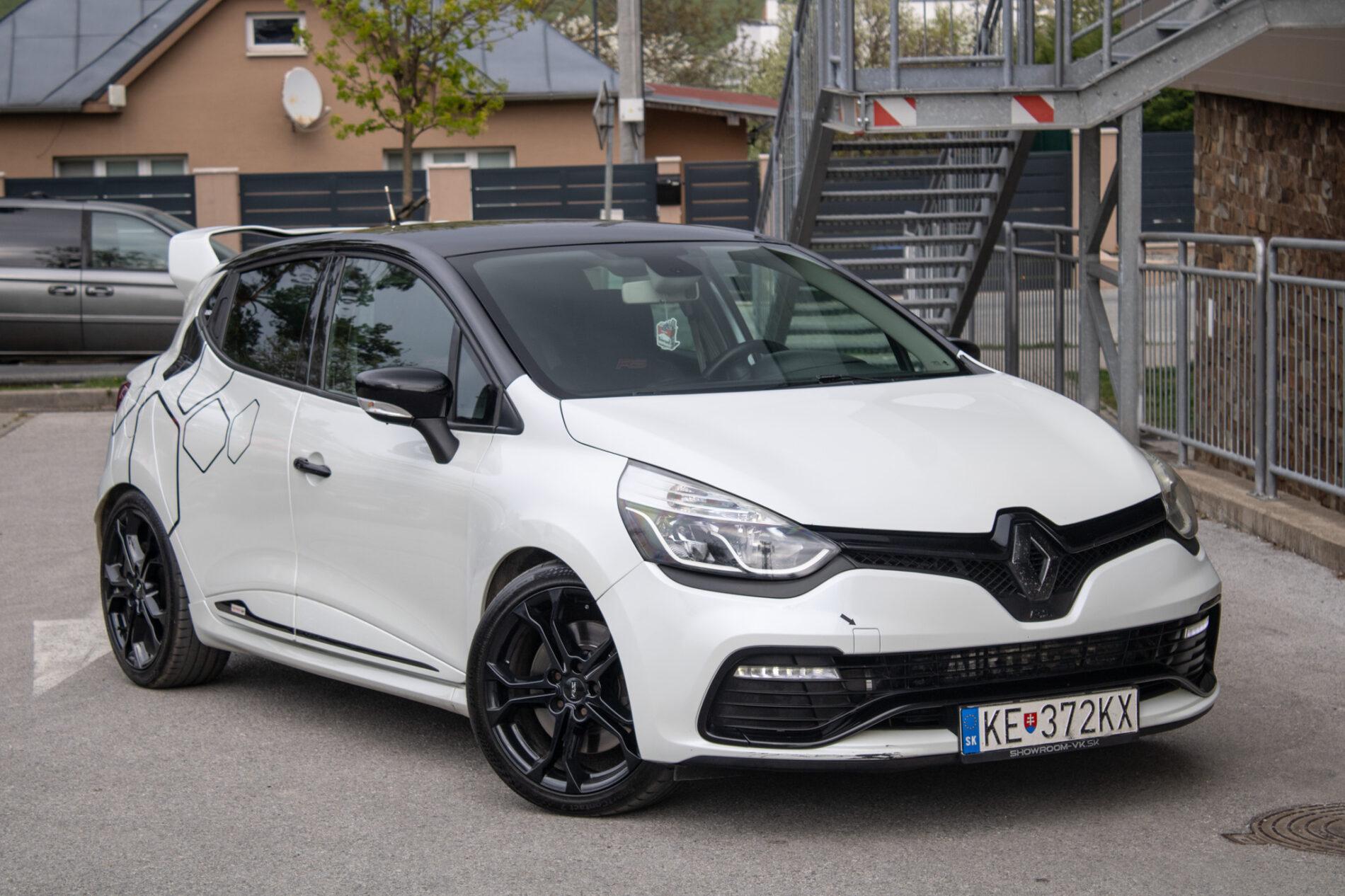 2015 Renault Clio RS, biela hatchback, 152 444 km