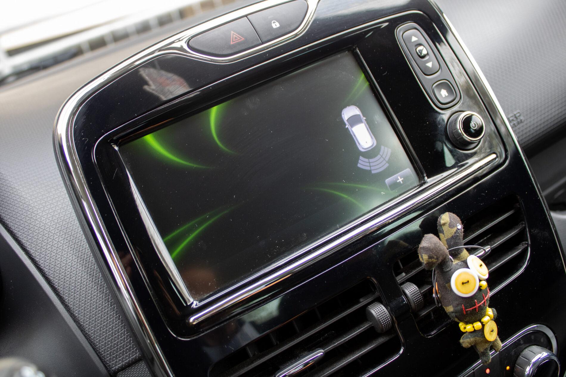 2015 Renault Clio RS, biela hatchback, 152 444 km