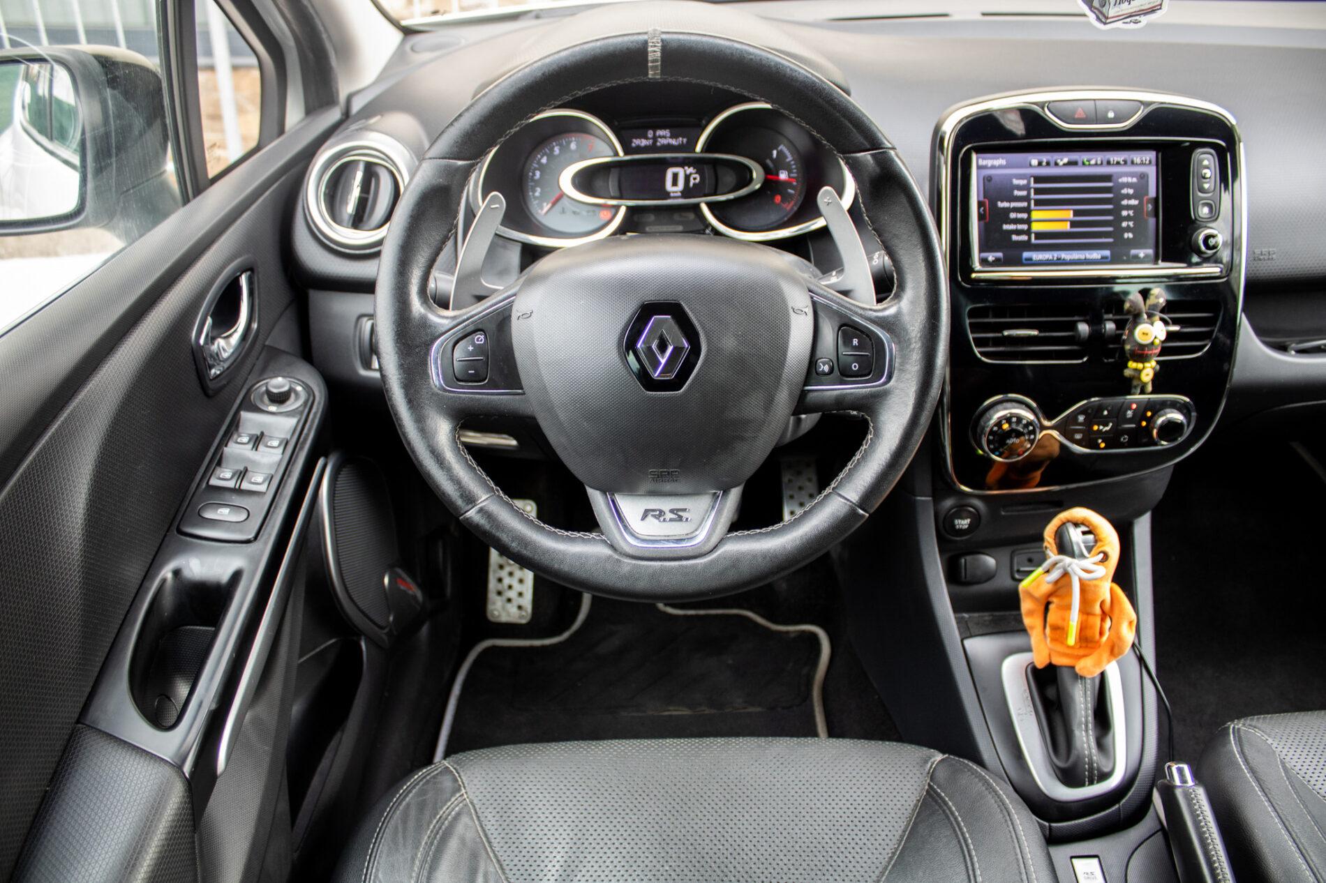 2015 Renault Clio RS, biela hatchback, 152 444 km