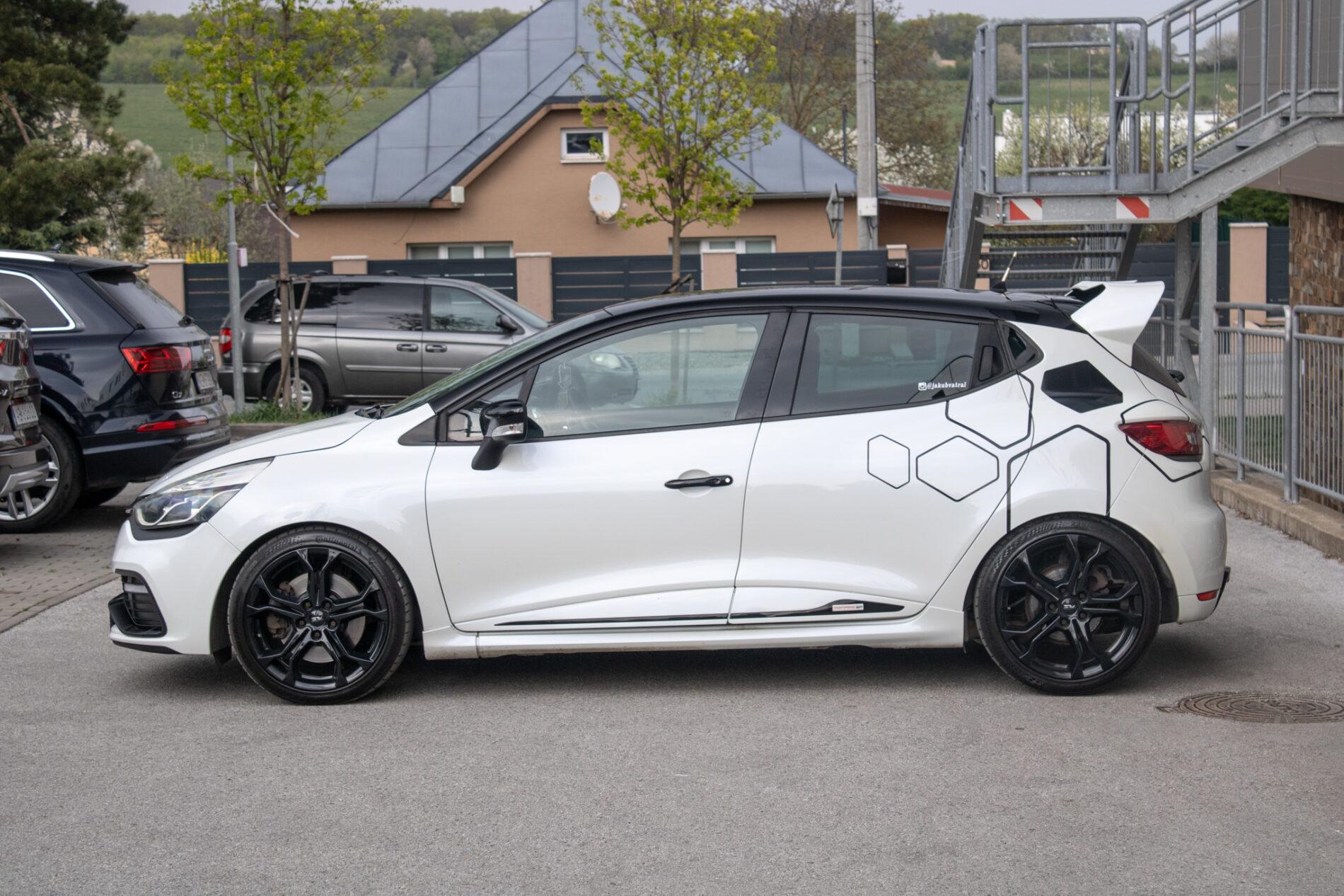 2015 Renault Clio RS, biela hatchback, 152 444 km