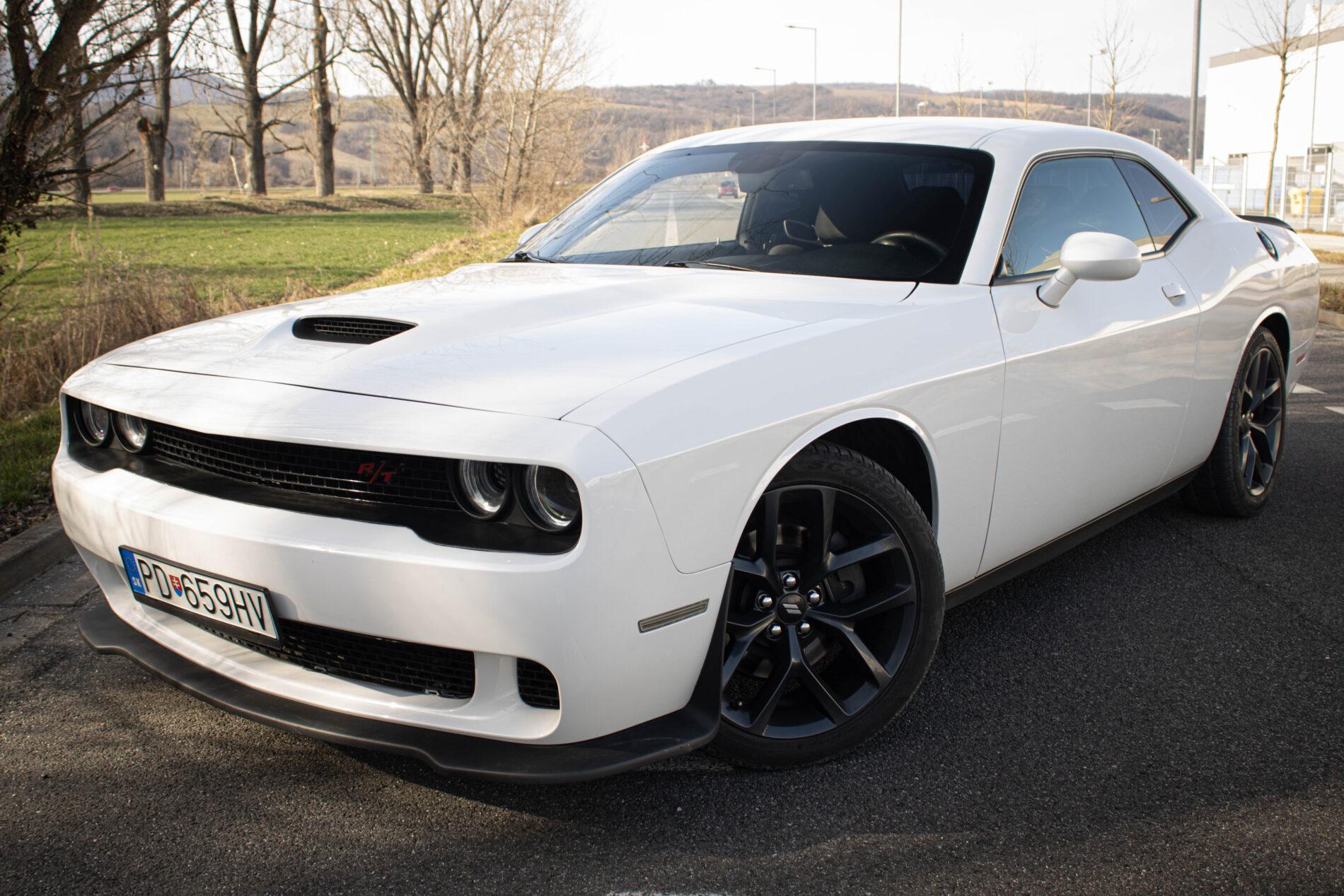 2019 Dodge Challenger, biela kupé, 85 128 km