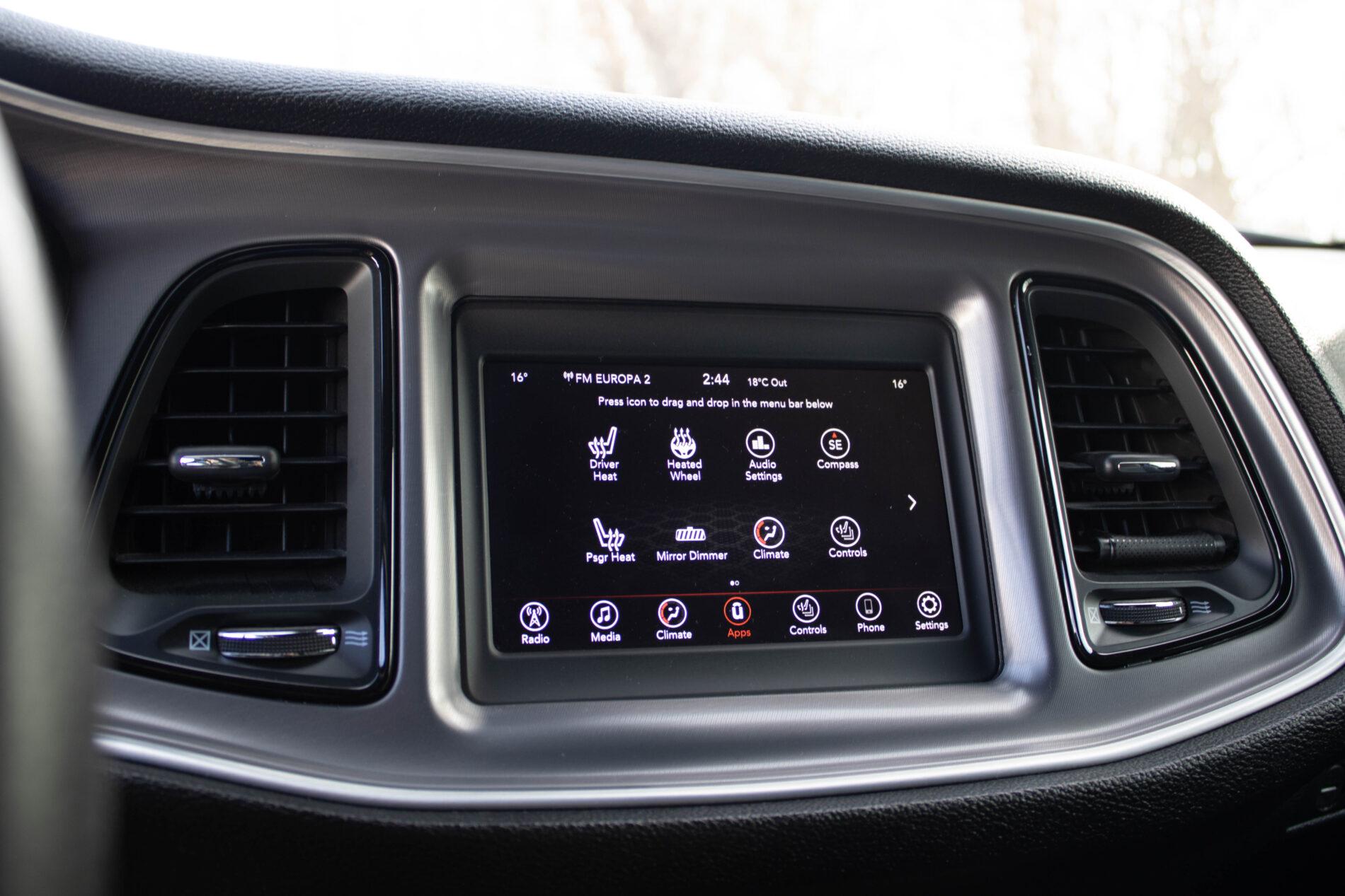 2019 Dodge Challenger, biela kupé, 85 128 km
