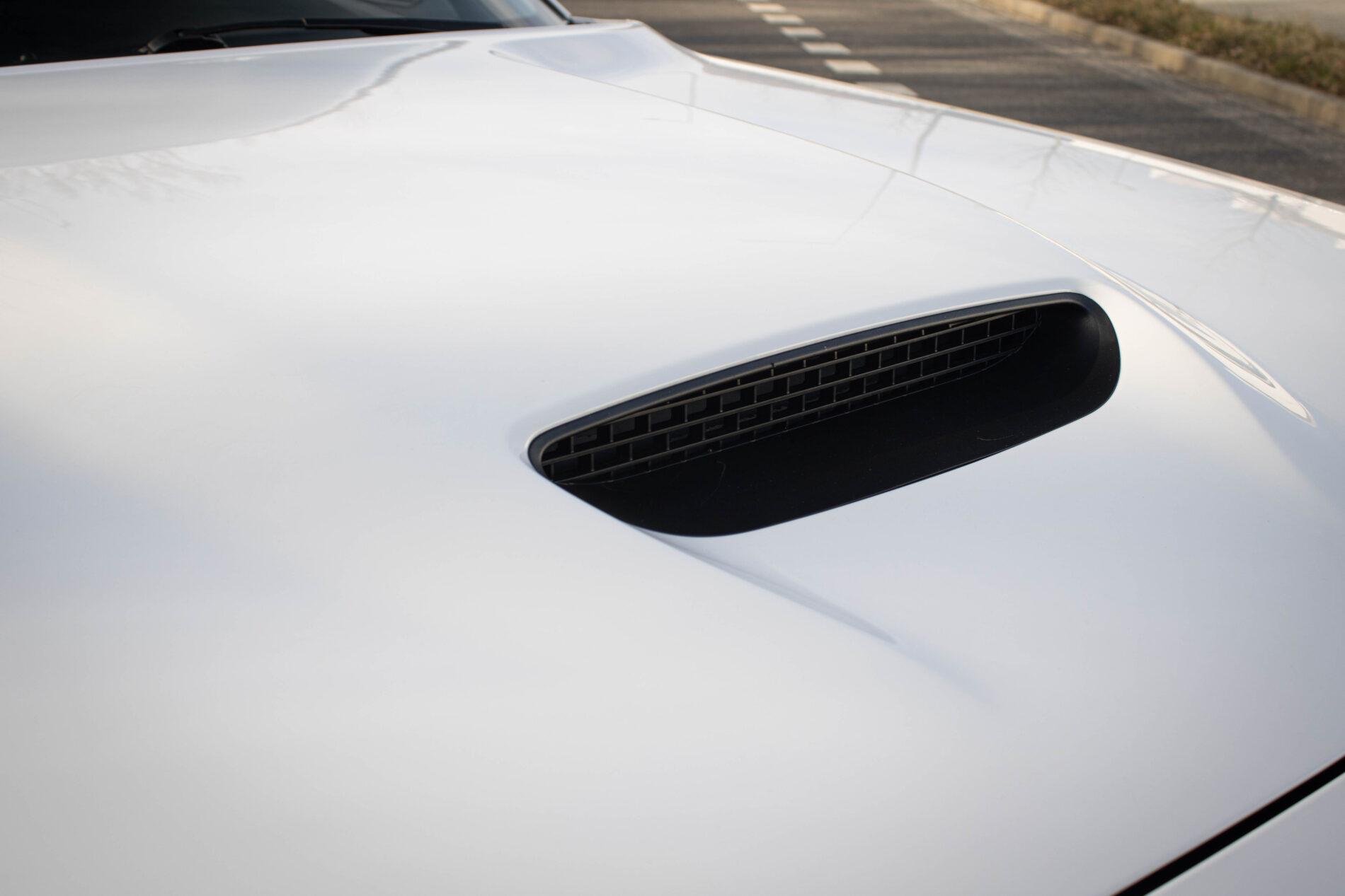2019 Dodge Challenger, biela kupé, 85 128 km