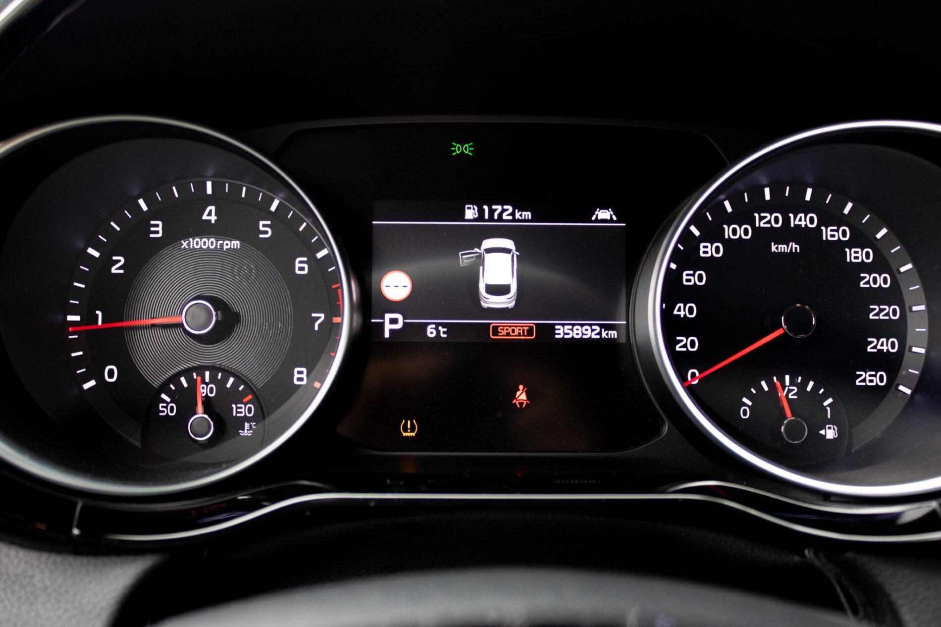 2019 Kia ProCeed GT, biela kombi, 35 892 km