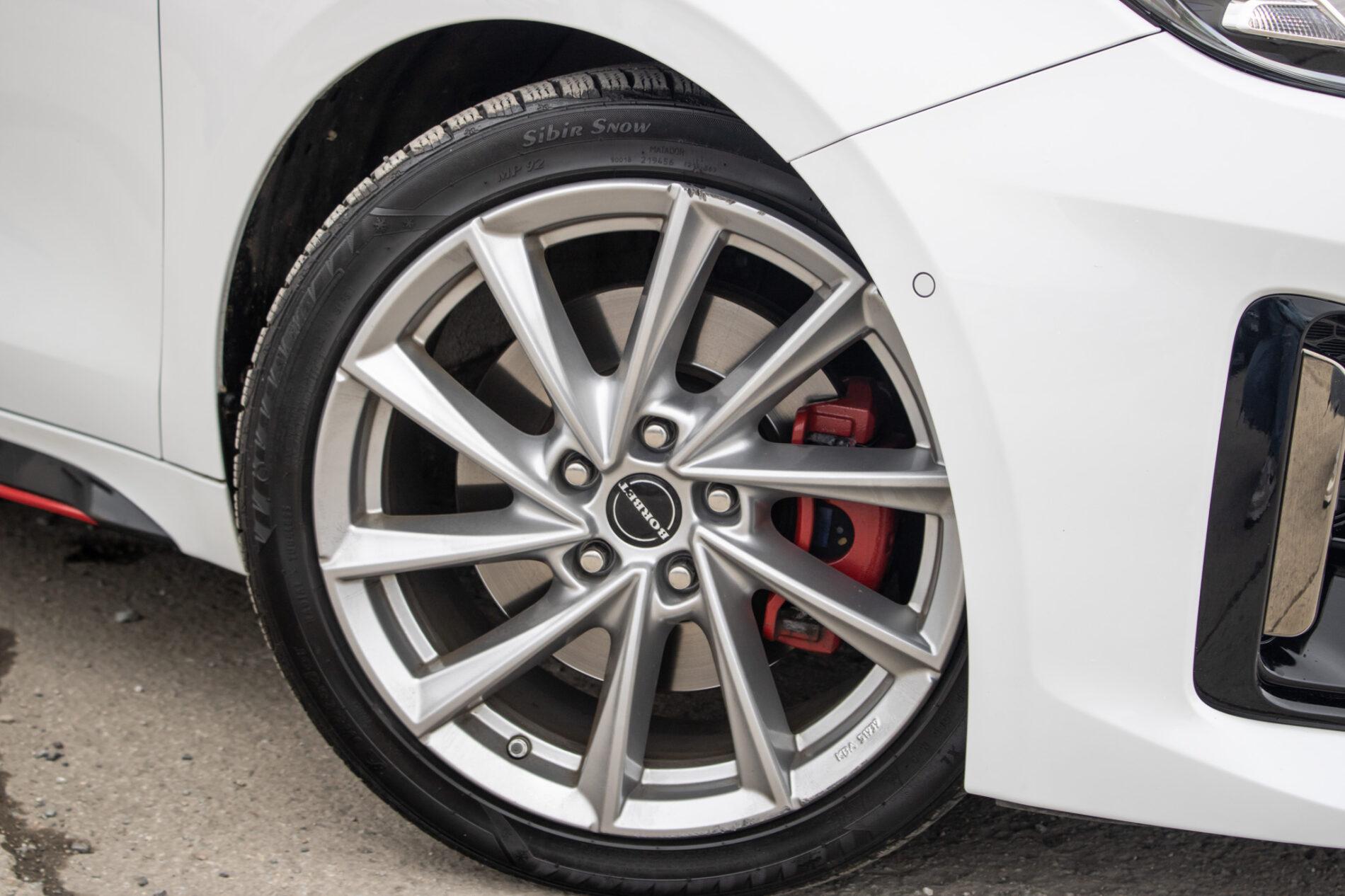 2019 Kia ProCeed GT, biela kombi, 35 892 km